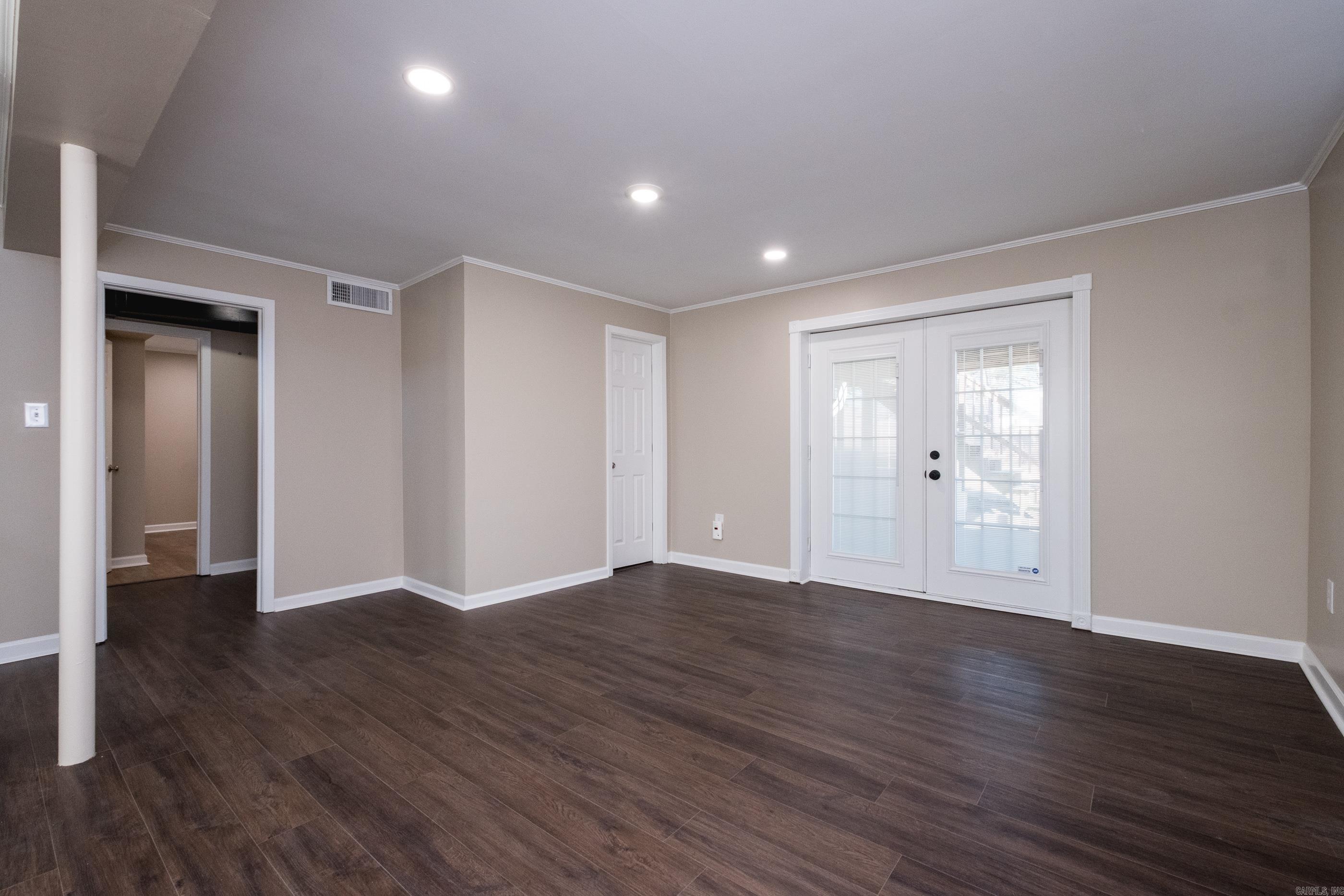 1811 E Lakeview  Benton, AR