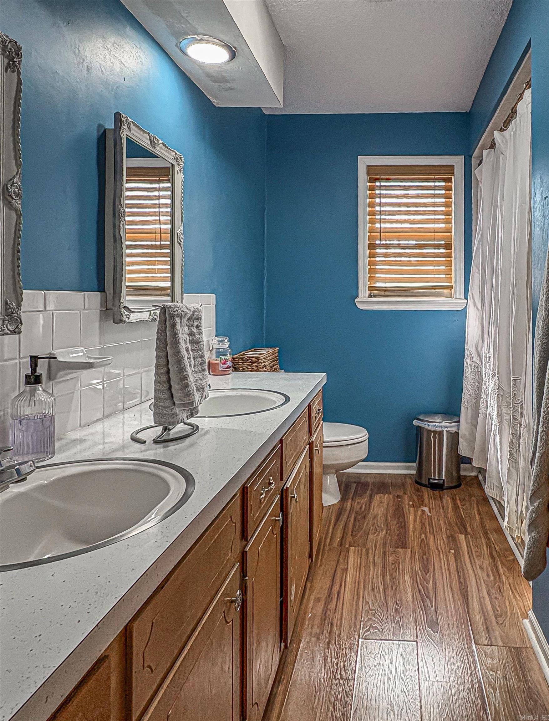 216 MC 8077  Flippin, AR