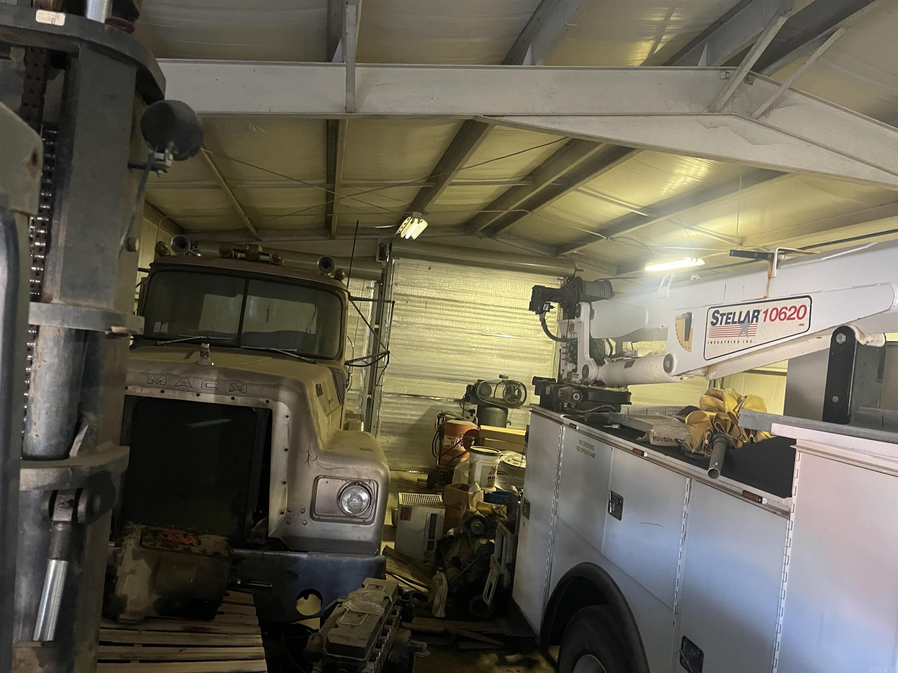 2642 N Hwy 71  Mena, AR