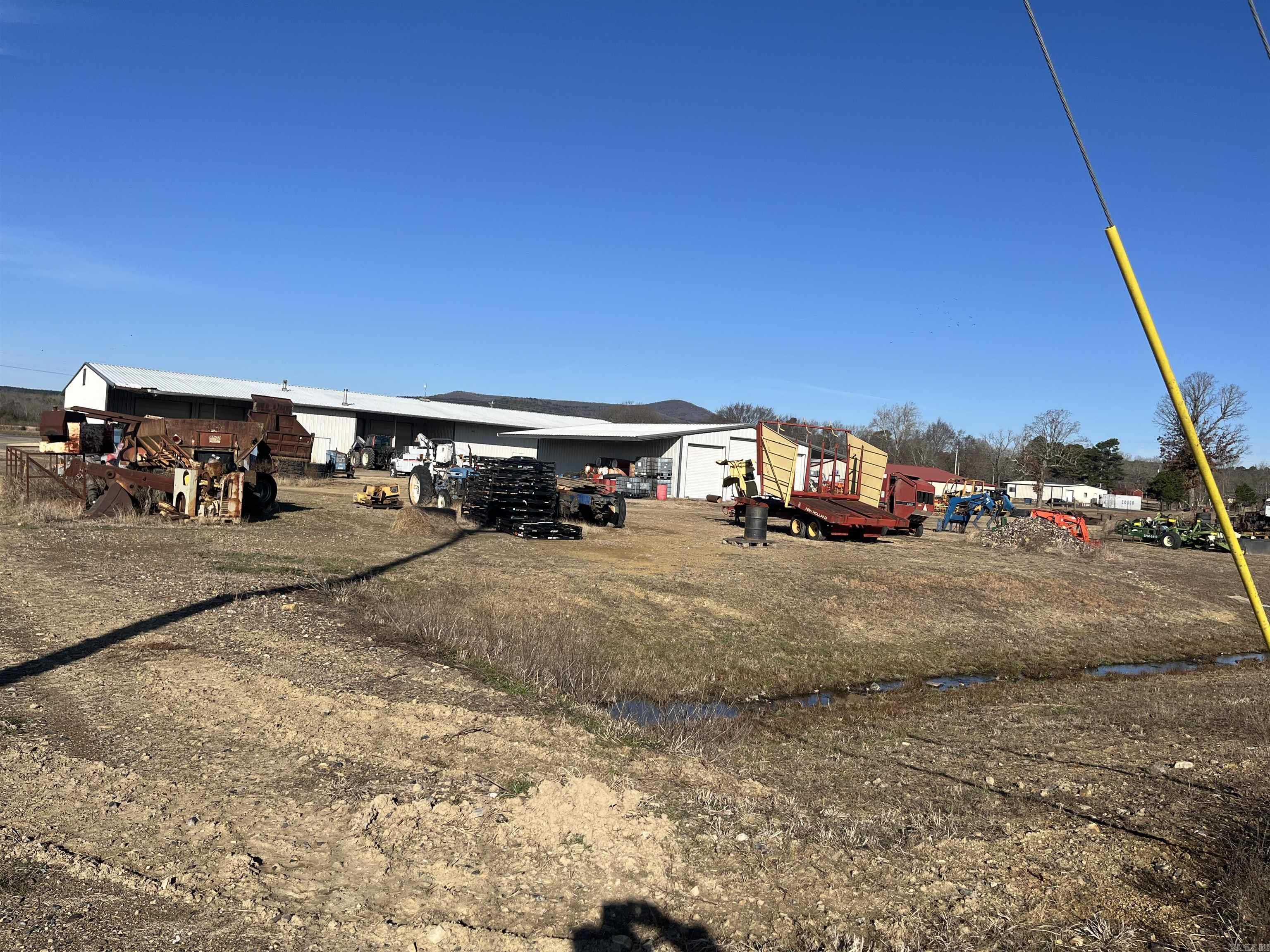 2642 N Hwy 71  Mena, AR