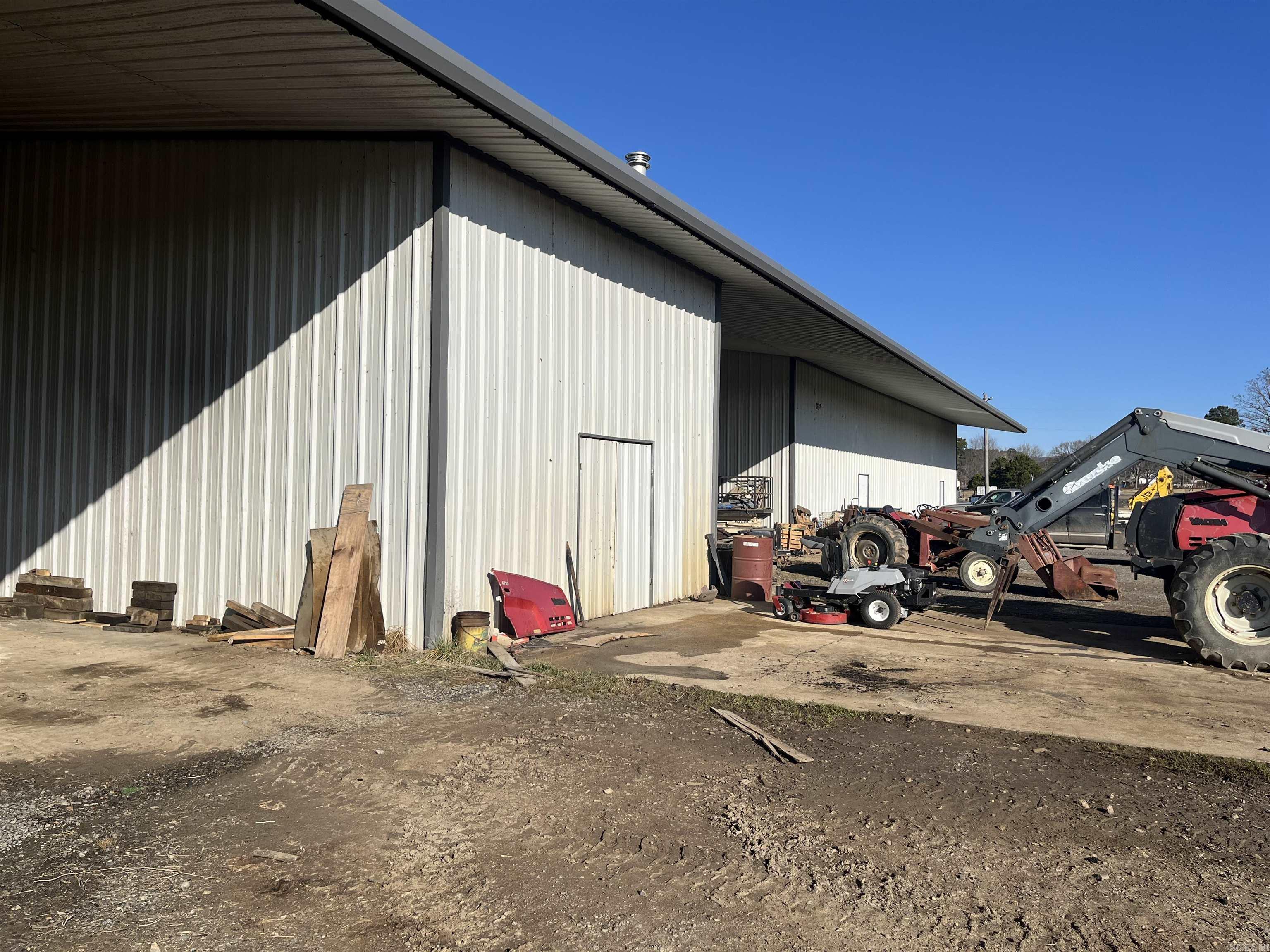 2642 N Hwy 71  Mena, AR