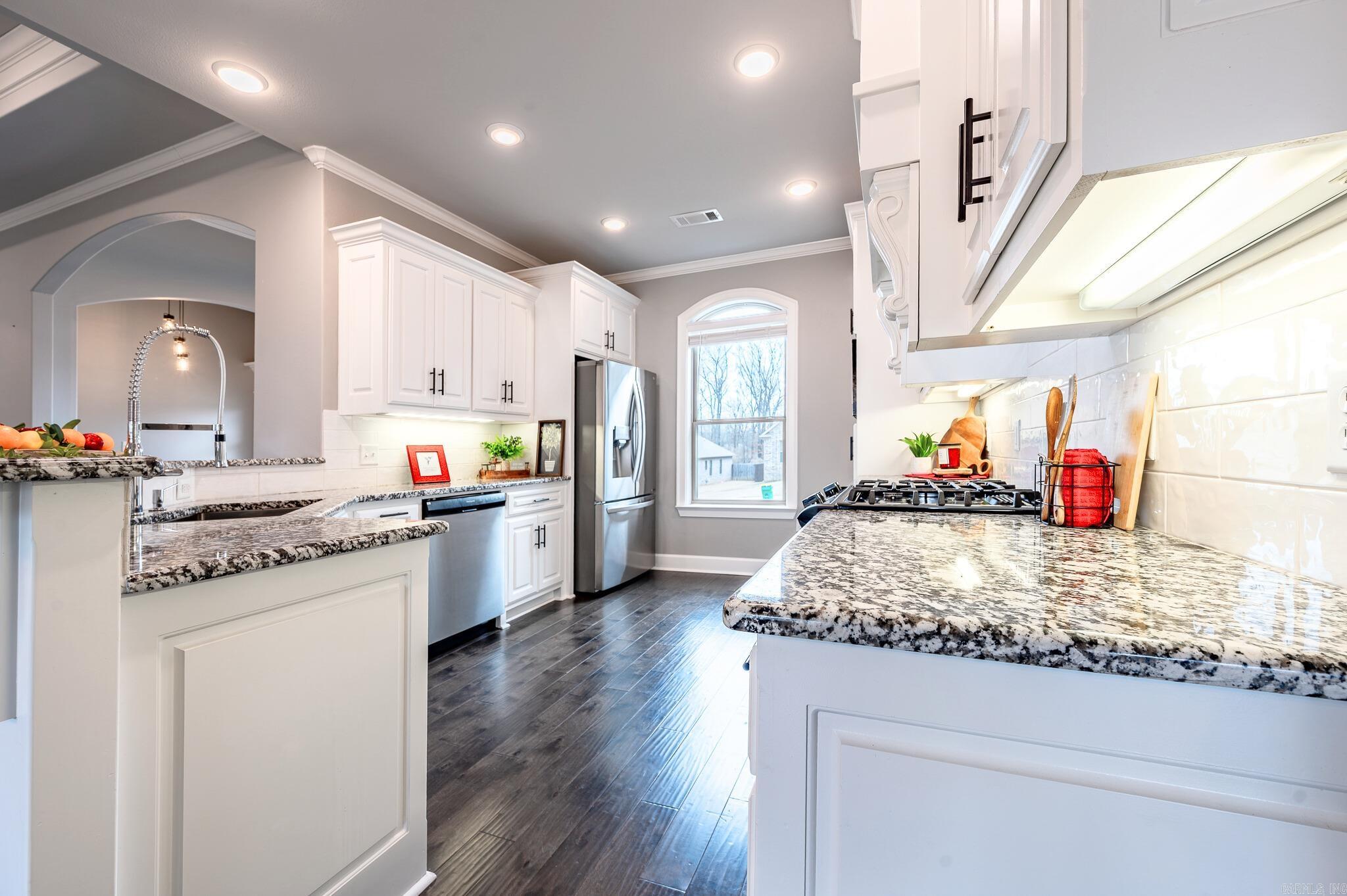 933 Millers Glen  Sherwood, AR