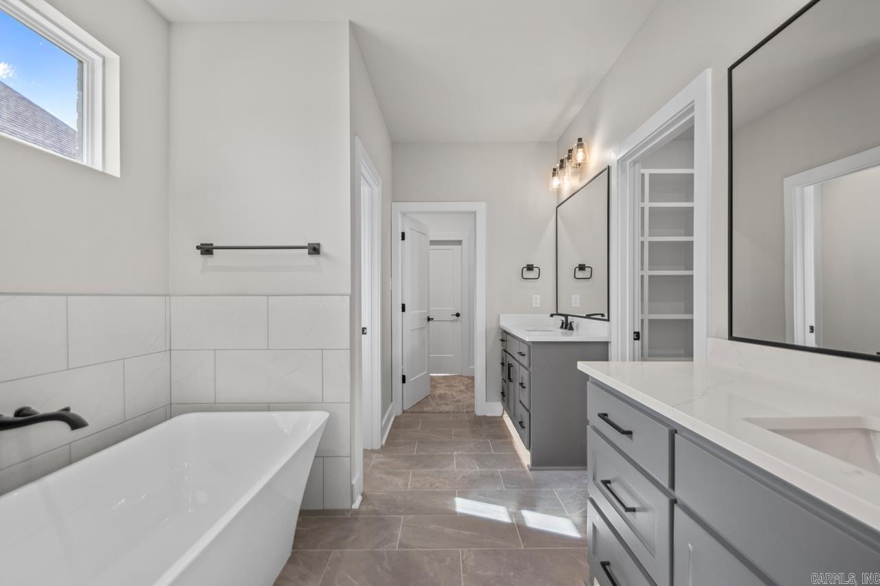 6178 Majestic Waters  Benton, AR