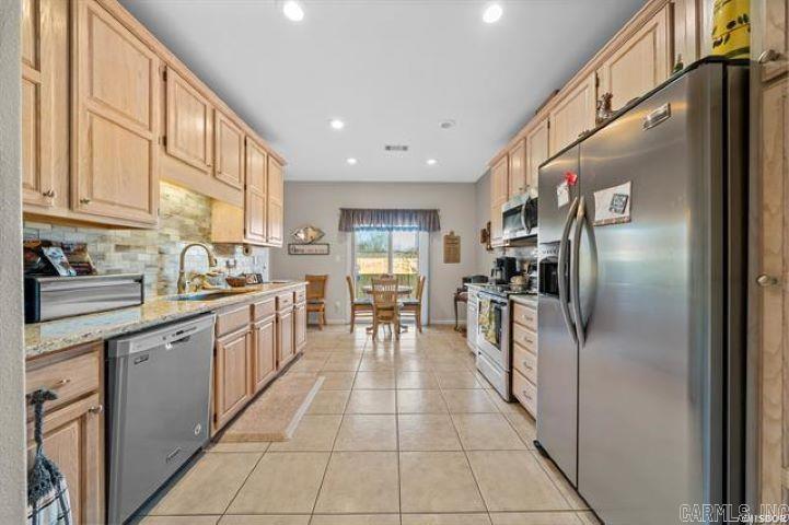 600 Pakis  Hot Springs, AR