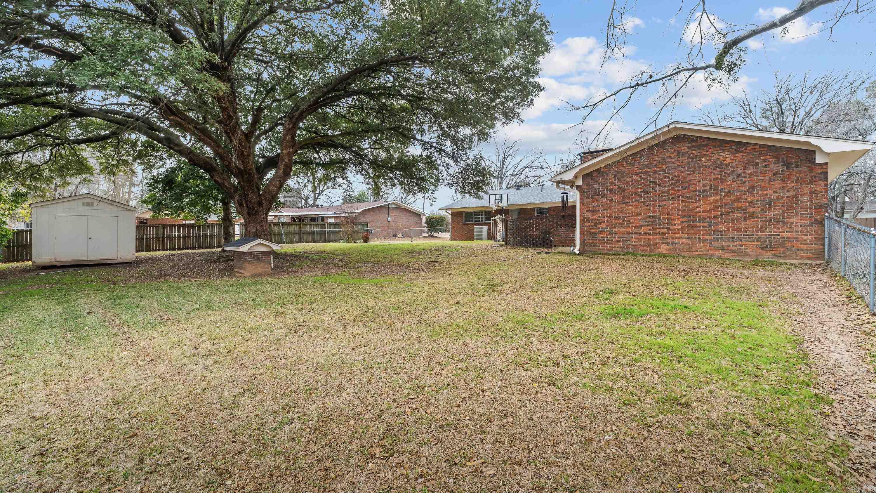 3712 Holloway  Texarkana, TX