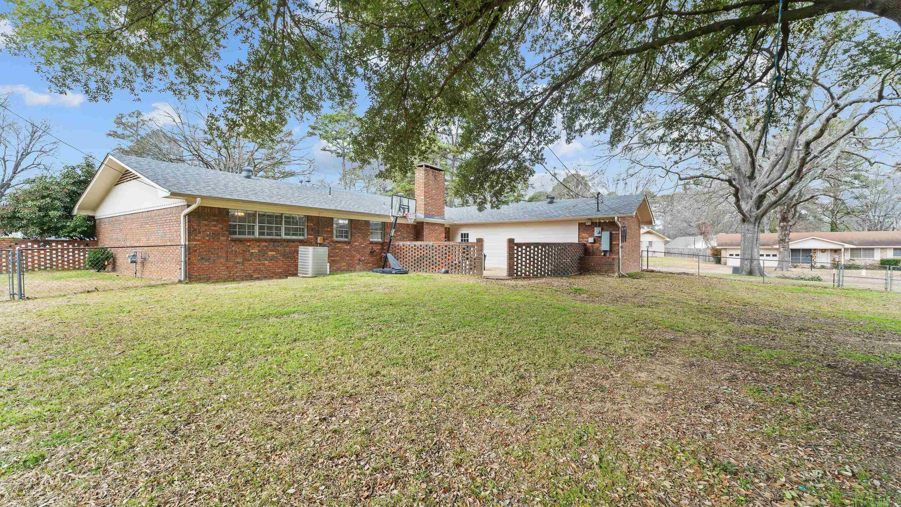 3712 Holloway  Texarkana, TX