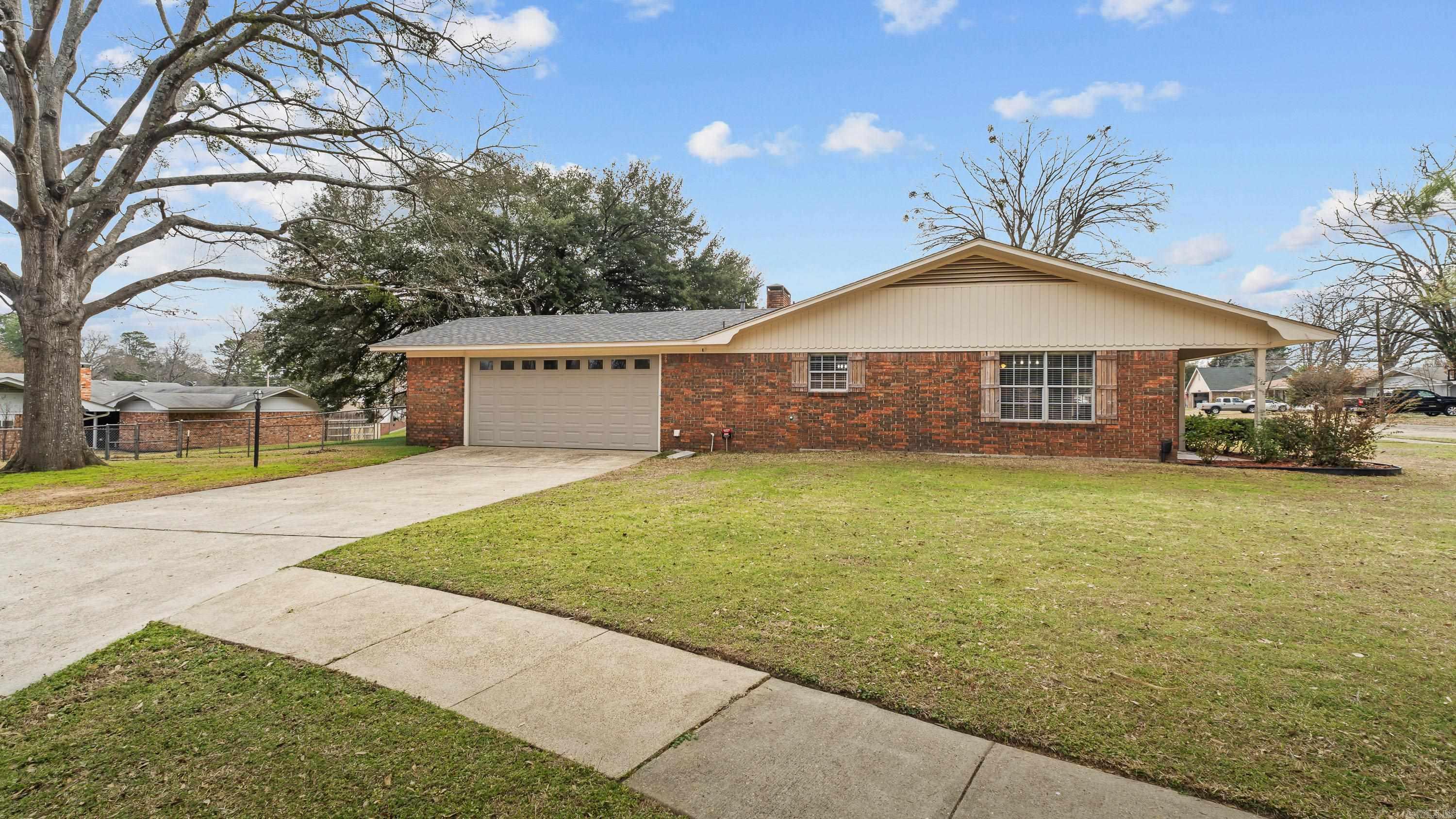 3712 Holloway  Texarkana, TX