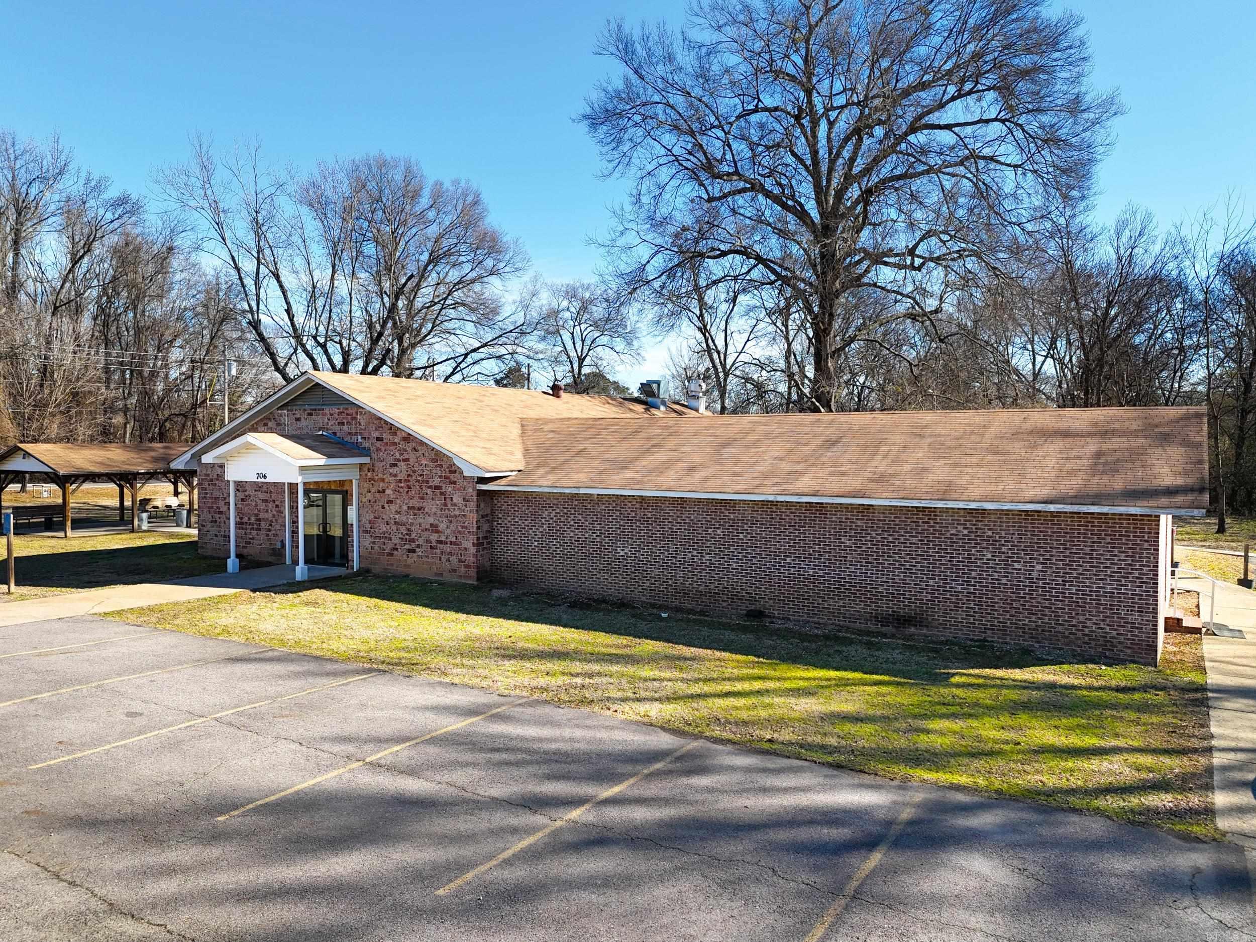 706 N Brown St.  Clarksville, AR