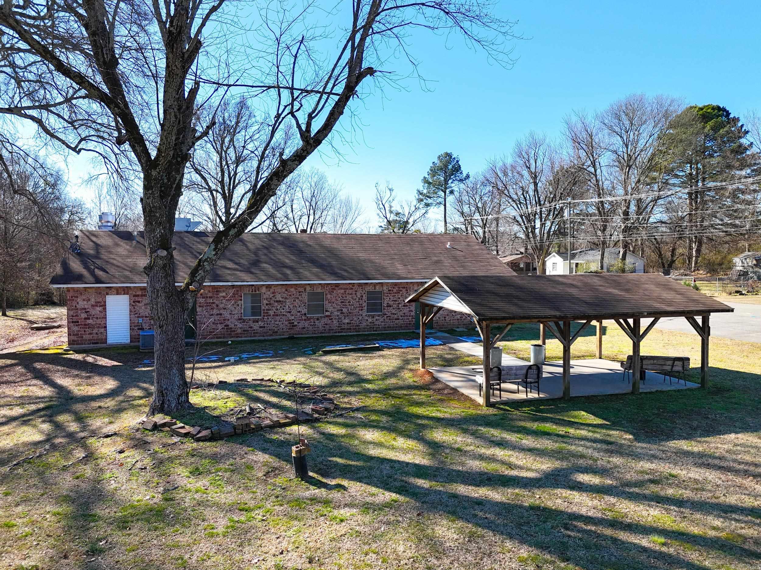 706 N Brown St.  Clarksville, AR