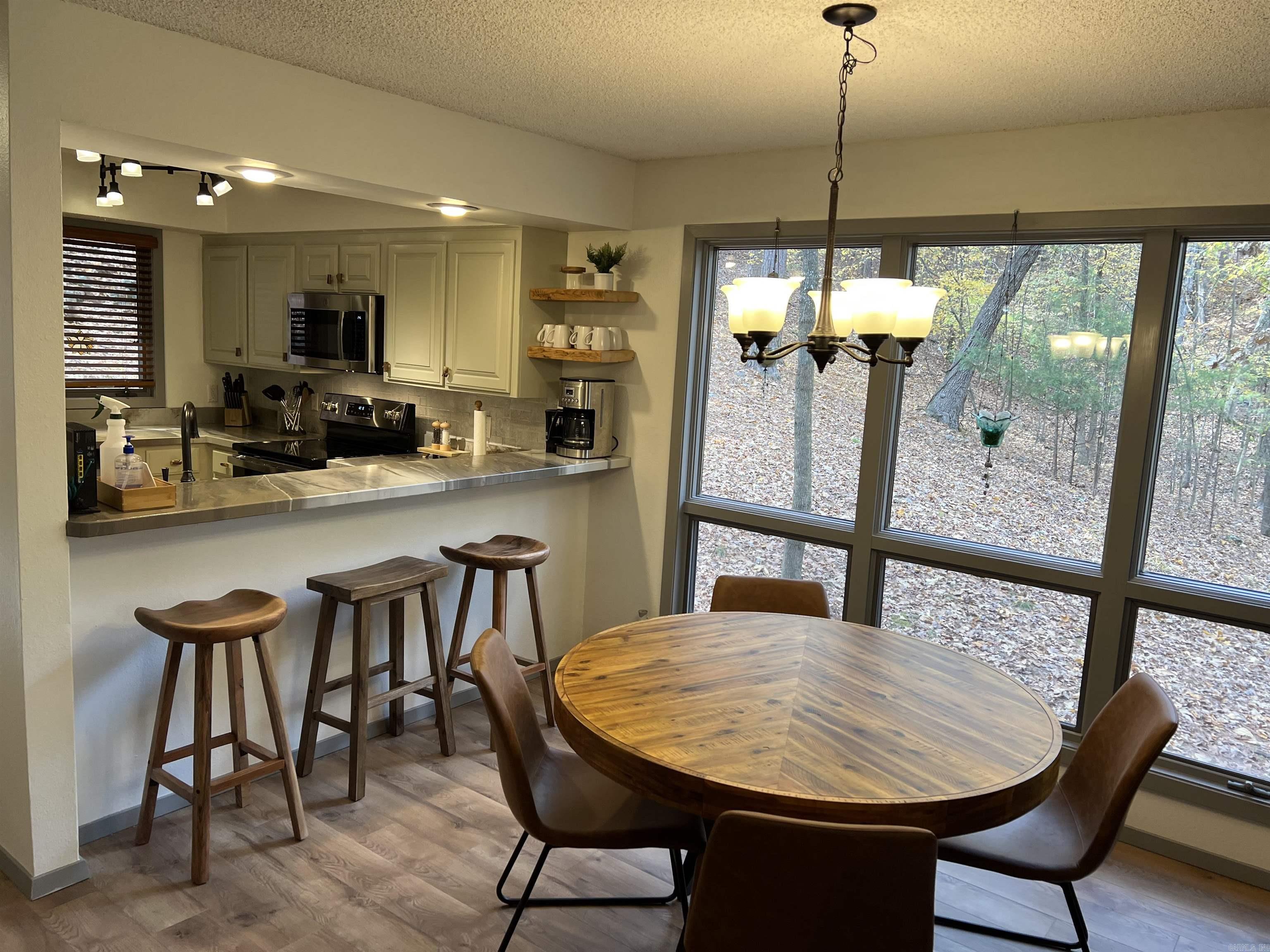 21 Pine  Mount Ida, AR