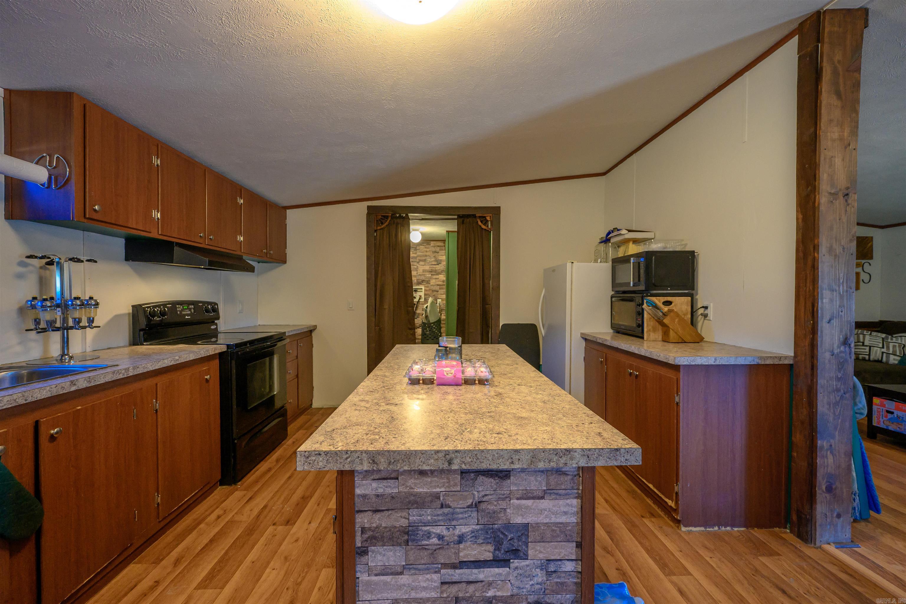 5015 Camp Tahkodah  Floral, AR