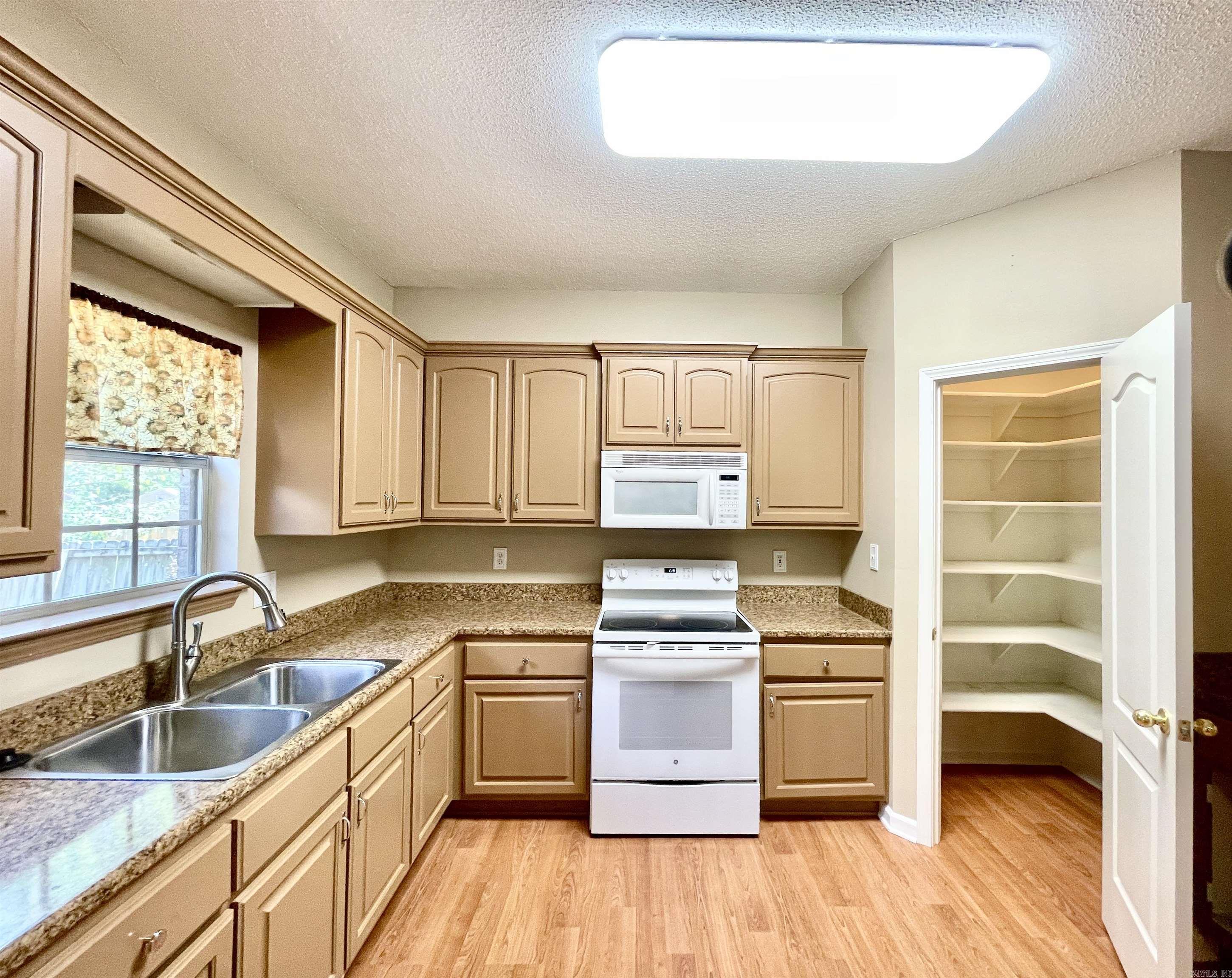 16 Winona  Maumelle, AR