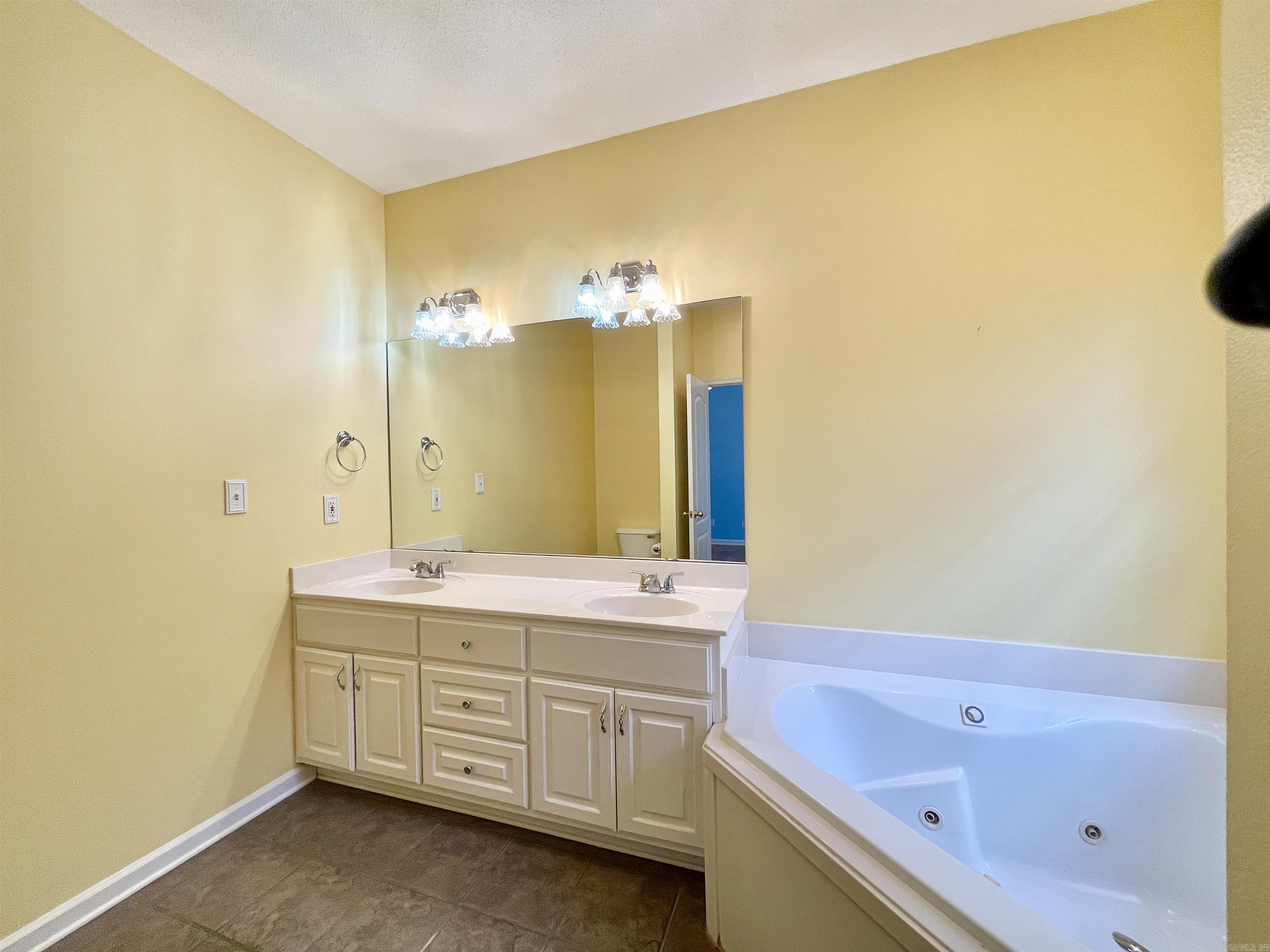 16 Winona  Maumelle, AR