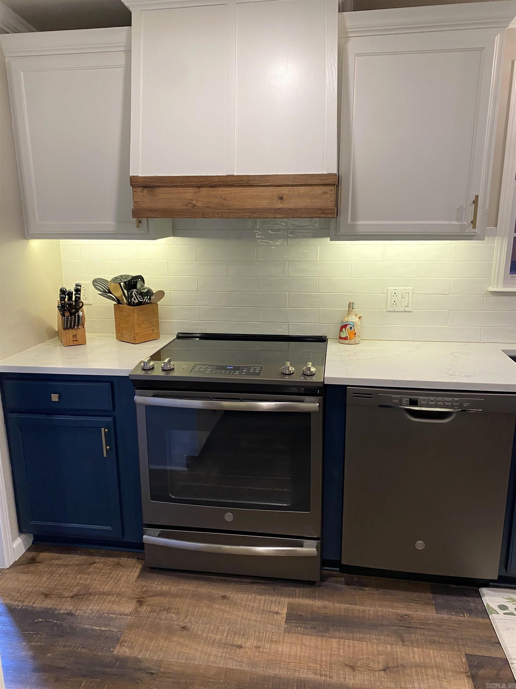 6 Crystal  Mount Ida, AR