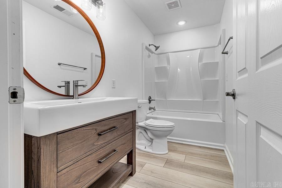 906 NW 6th  Walnut Ridge, AR