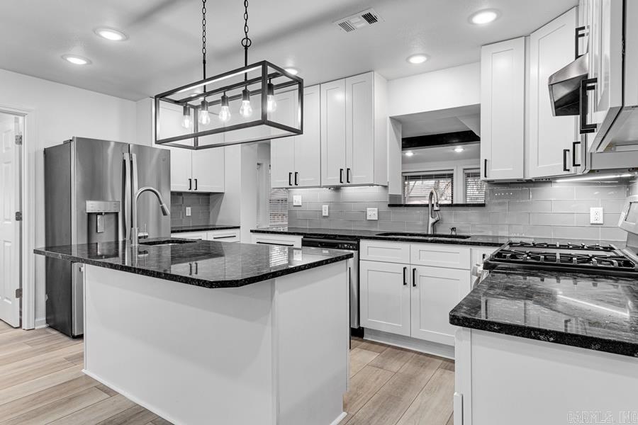 906 NW 6th  Walnut Ridge, AR