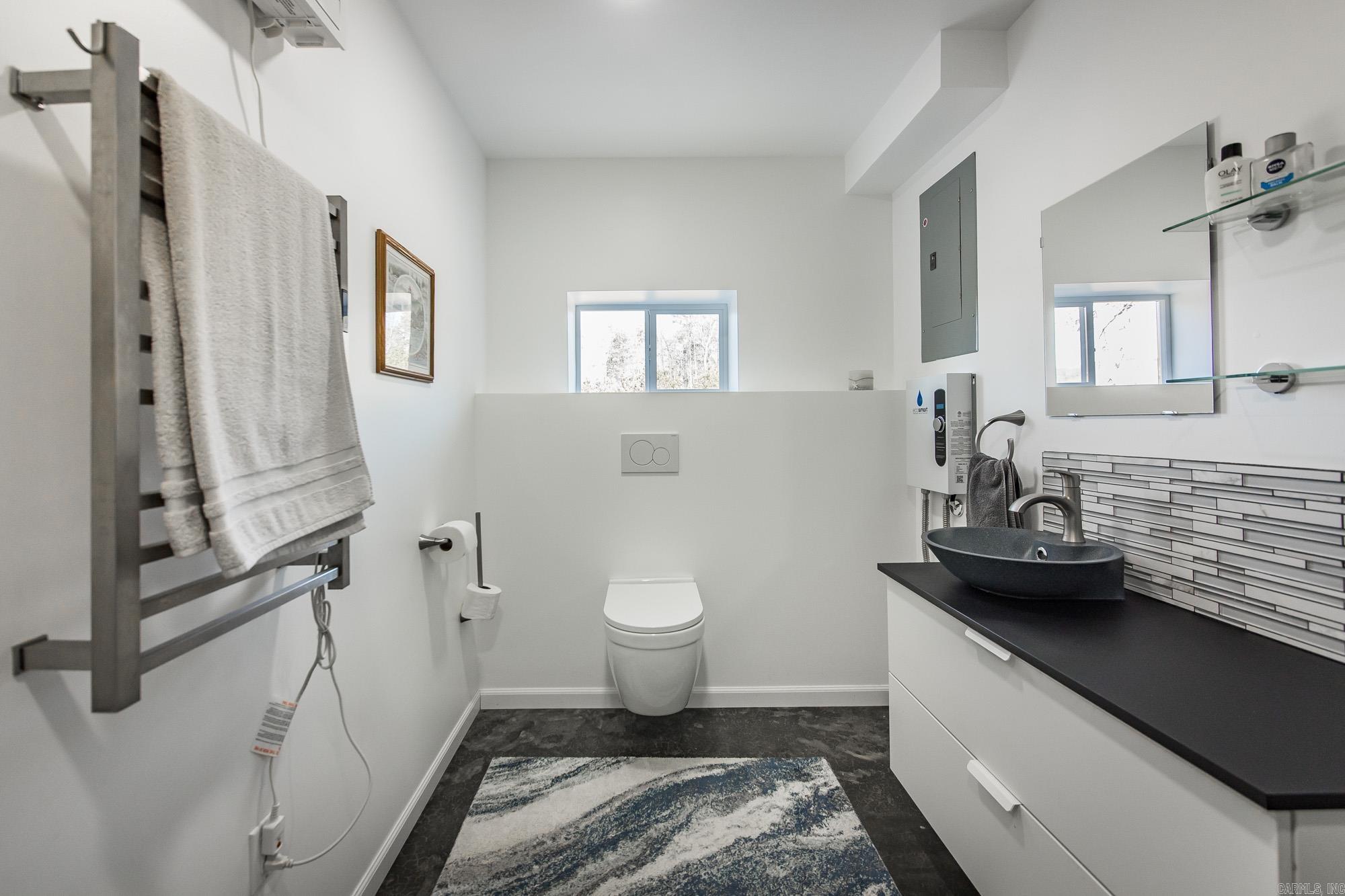 979 Marsh Mountain Rd. Pangburn, AR 72121