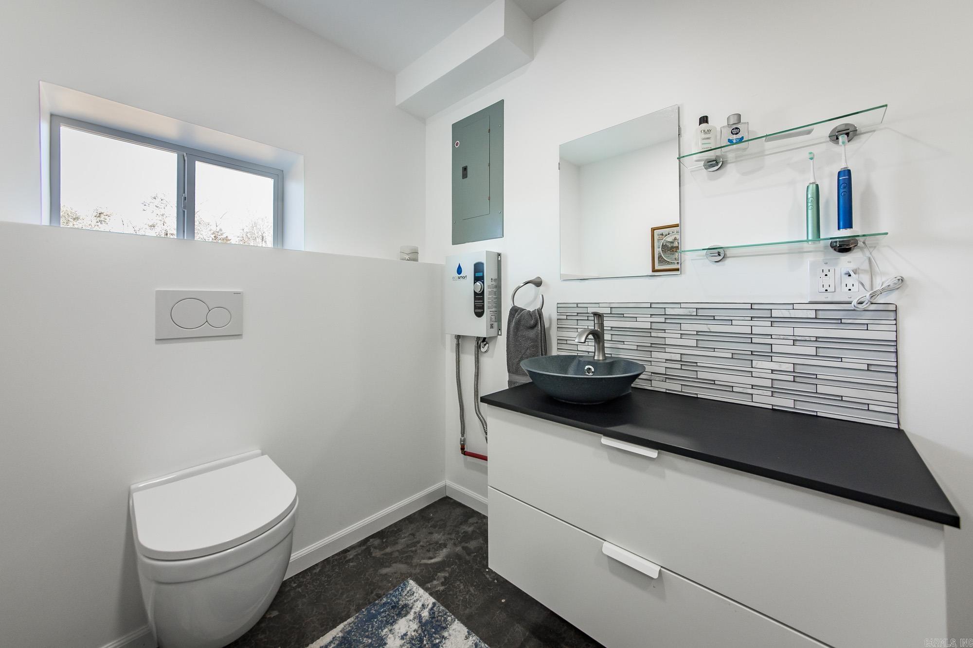 979 Marsh Mountain Rd. Pangburn, AR 72121