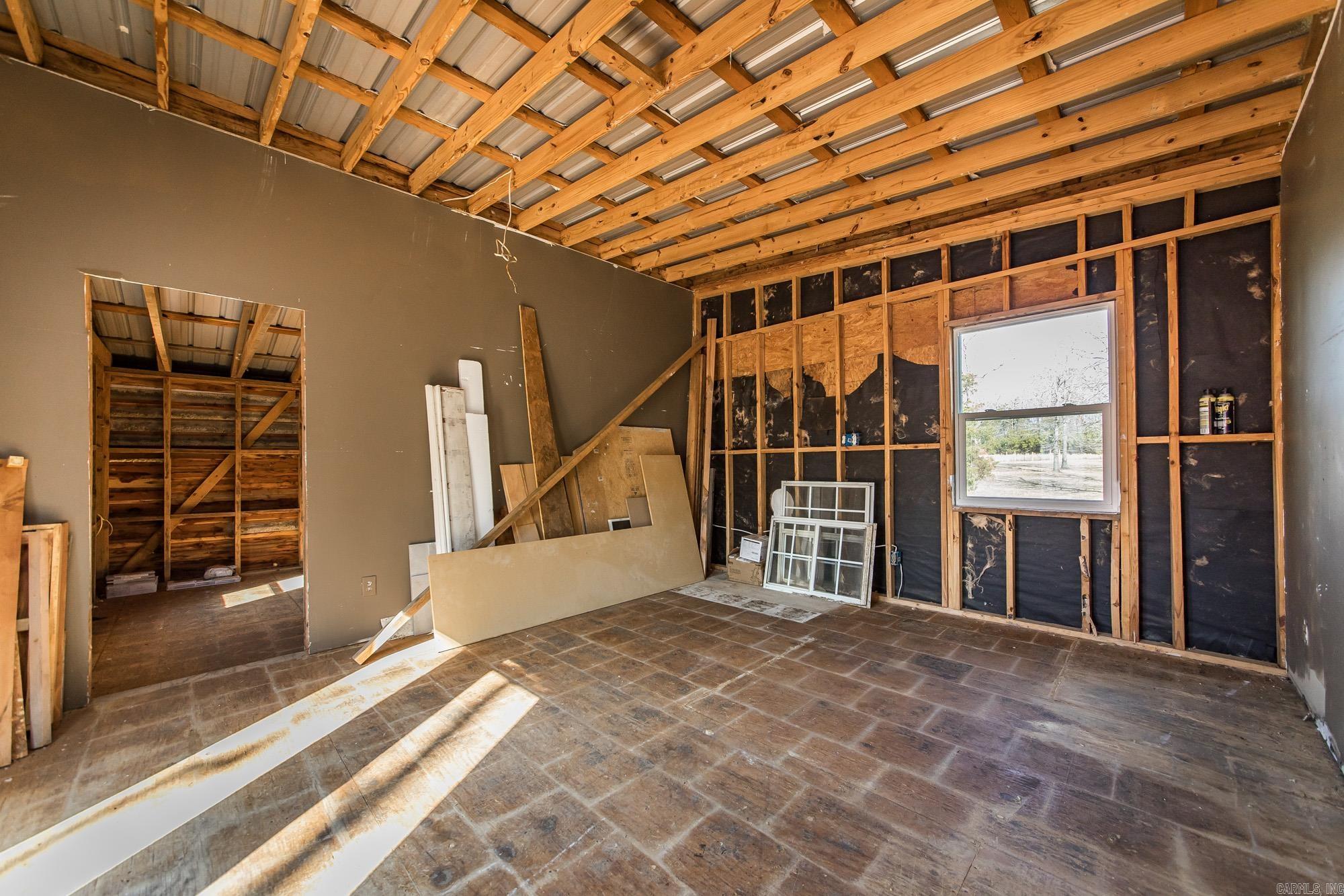 979 Marsh Mountain Rd. Pangburn, AR 72121