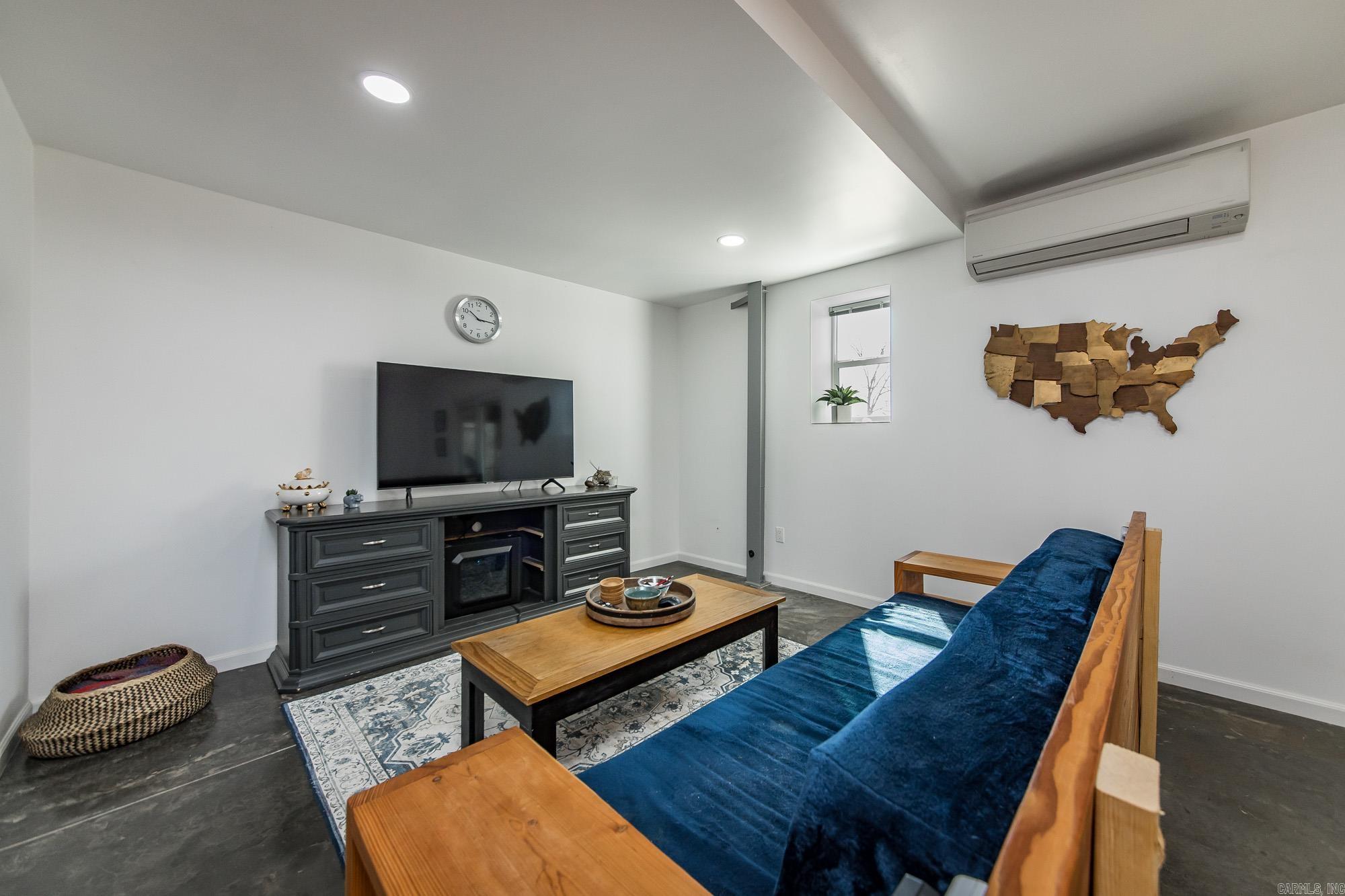 979 Marsh Mountain Rd. Pangburn, AR 72121