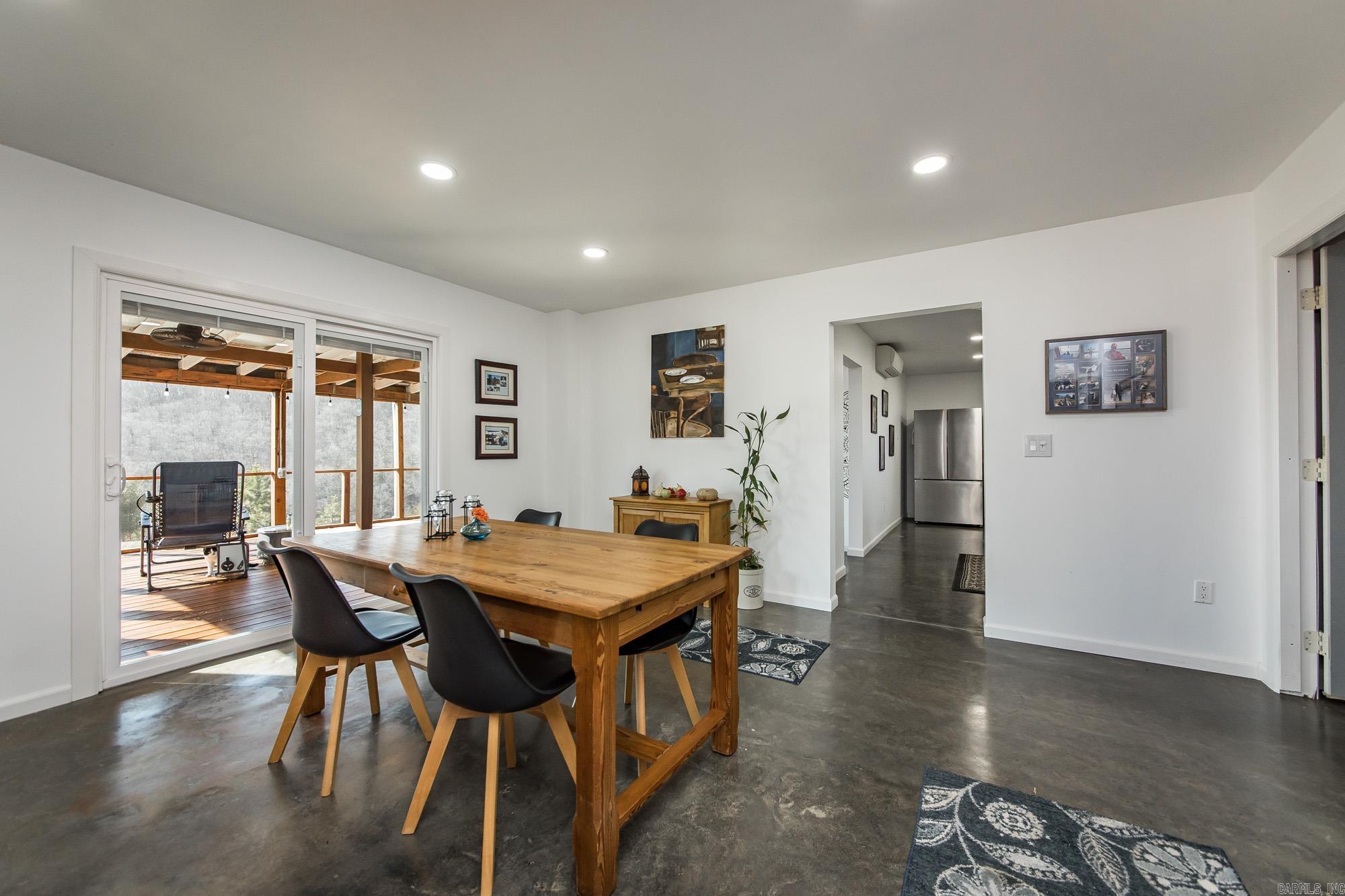 979 Marsh Mountain Rd. Pangburn, AR 72121