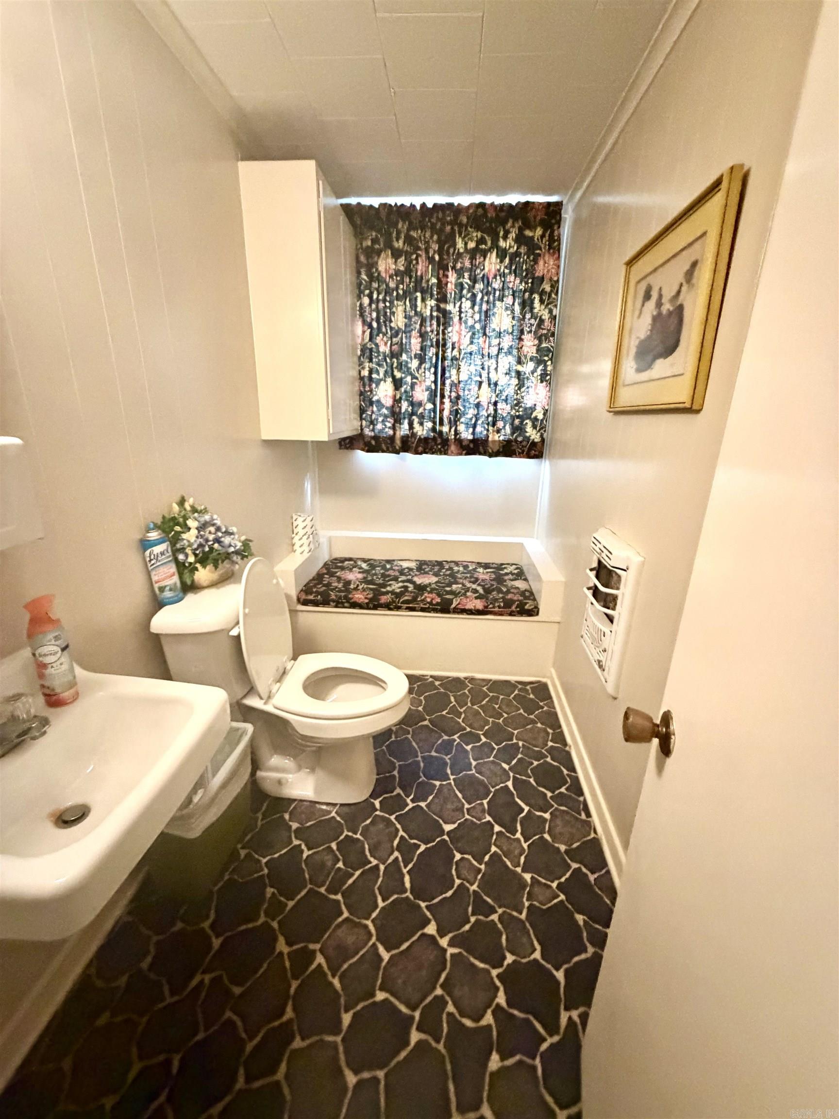 110 W 2nd  Junction City, AR