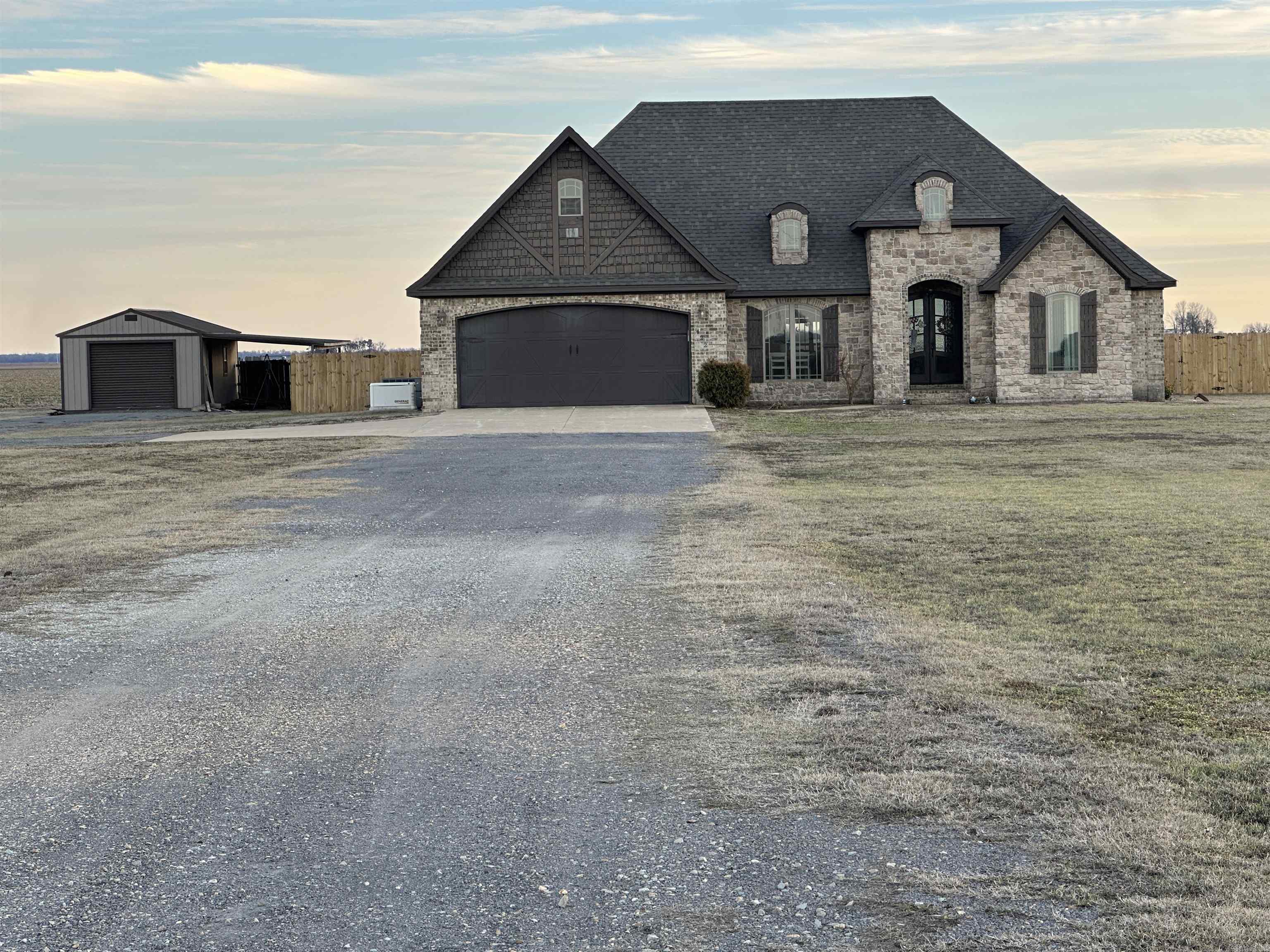 422 W State  Caraway, AR