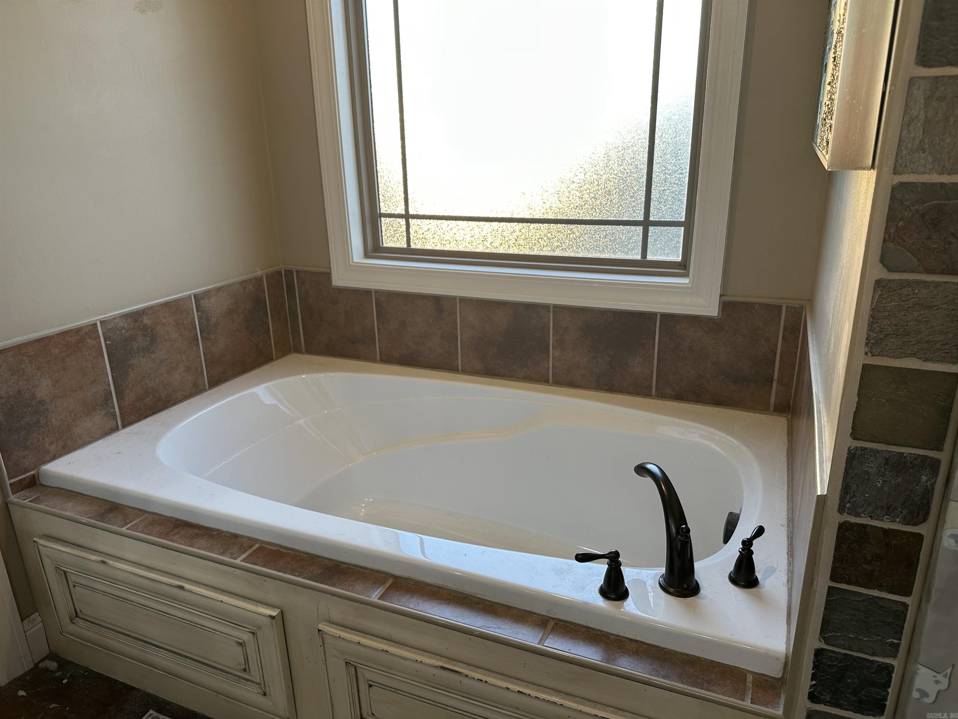 422 W State  Caraway, AR