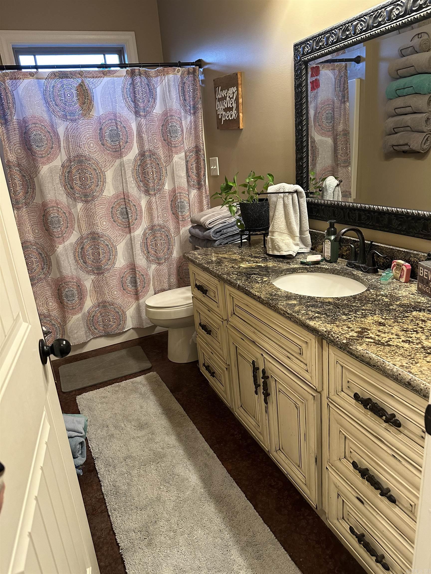 422 W State  Caraway, AR