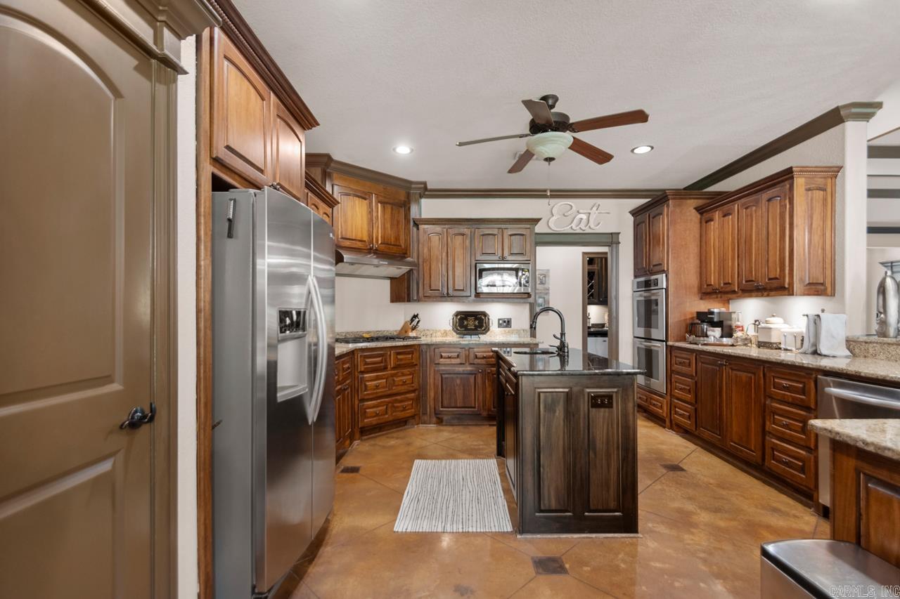 522 Valley Hill  Benton, AR