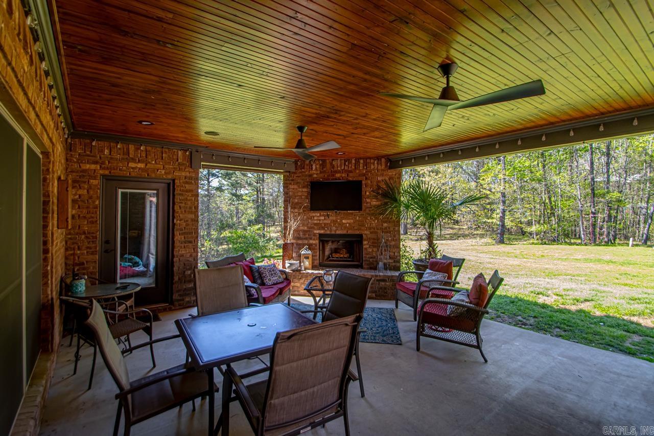 522 Valley Hill  Benton, AR