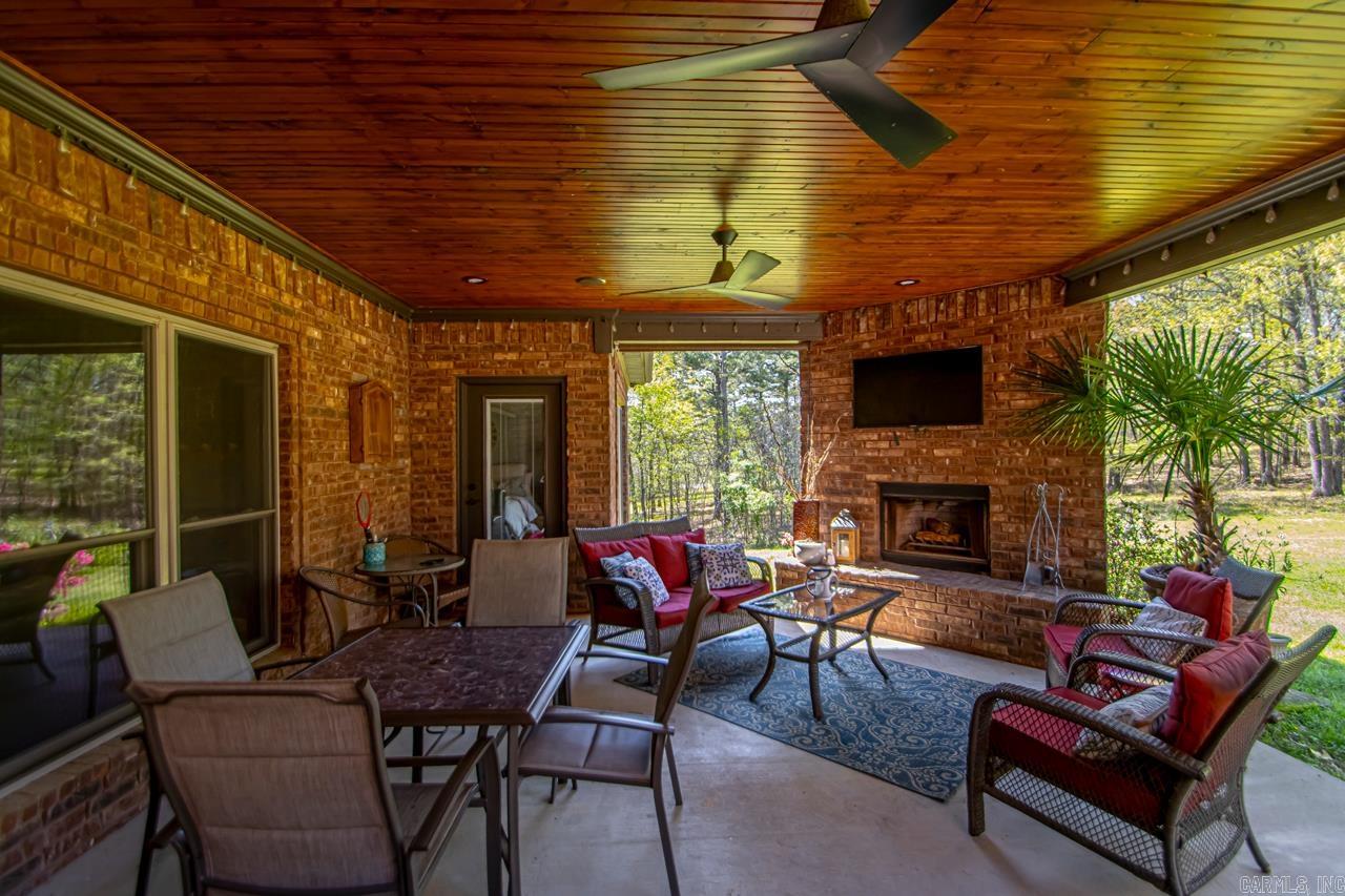 522 Valley Hill  Benton, AR