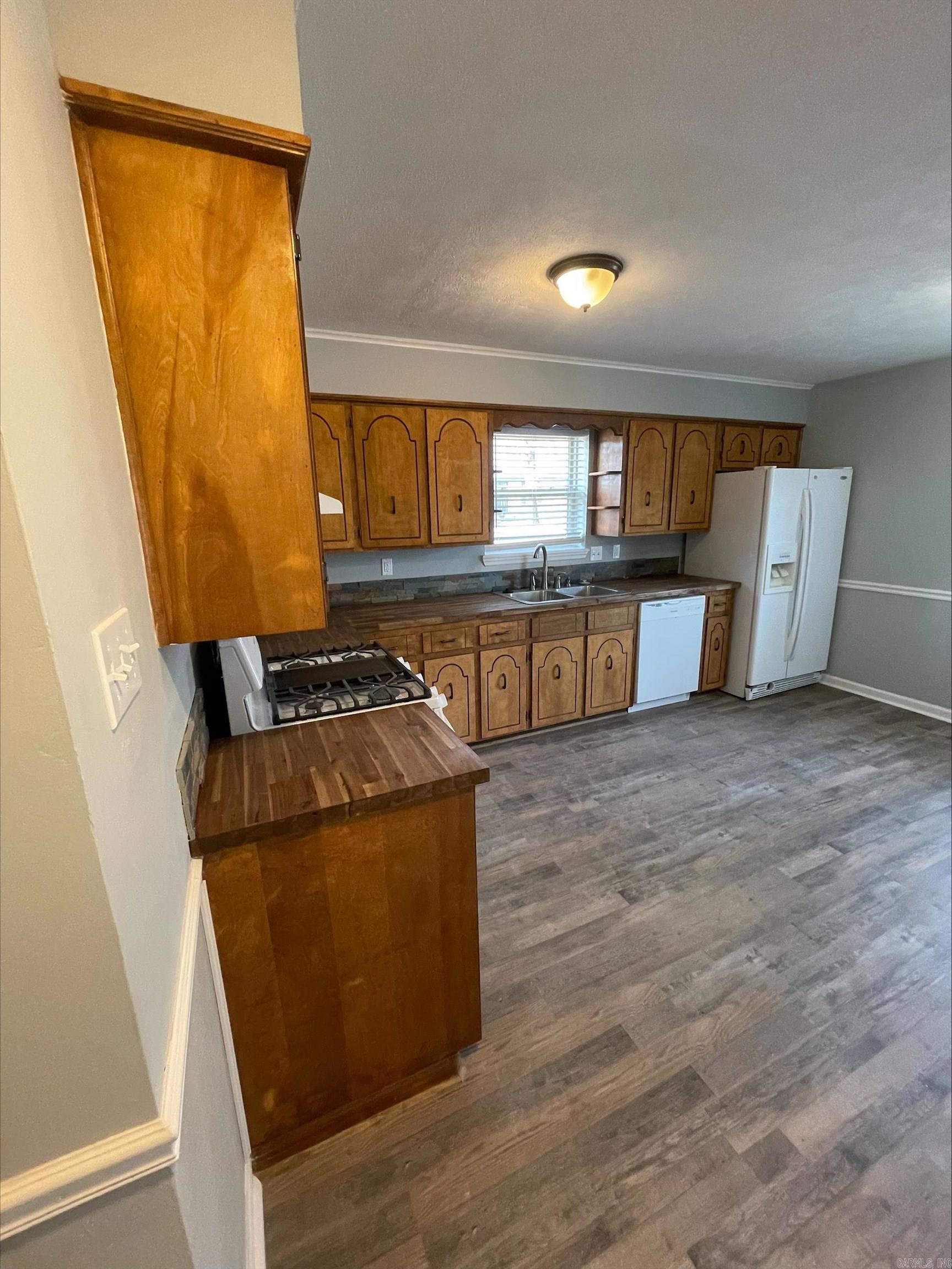 208 Elwood Dr  Sherwood, AR