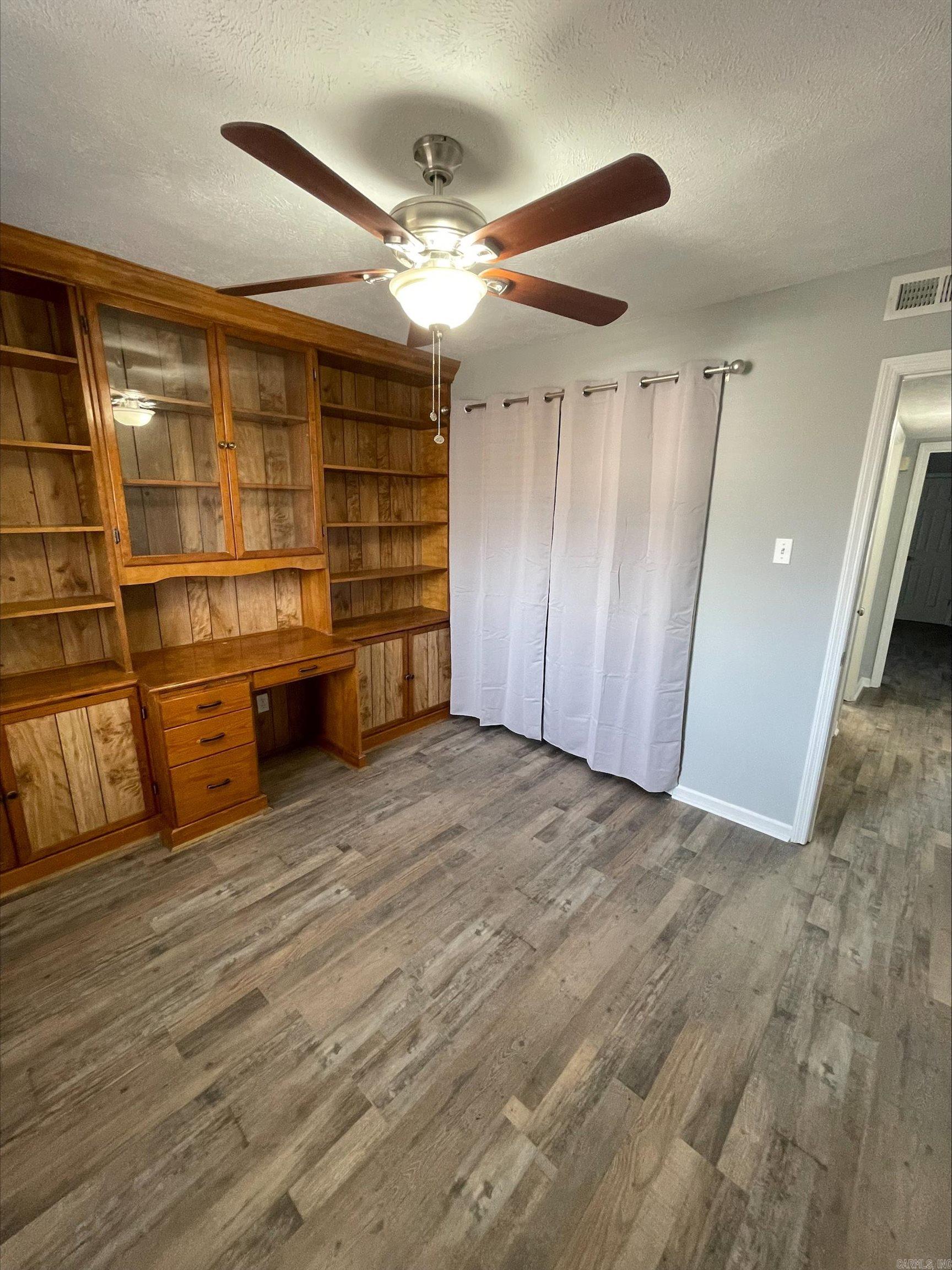 208 Elwood Dr  Sherwood, AR