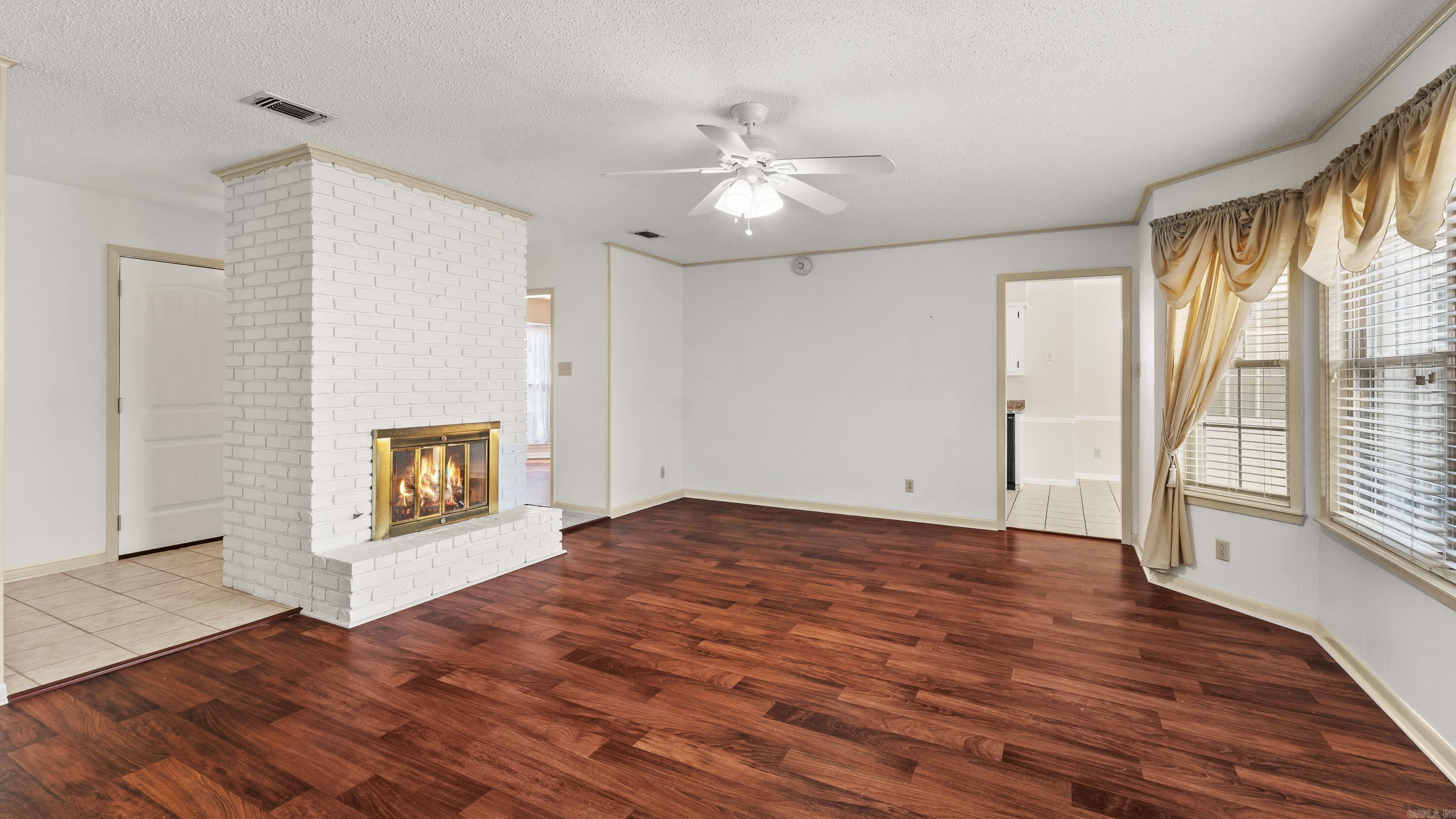 7 Horseshoe Dr.  Wake Village, TX