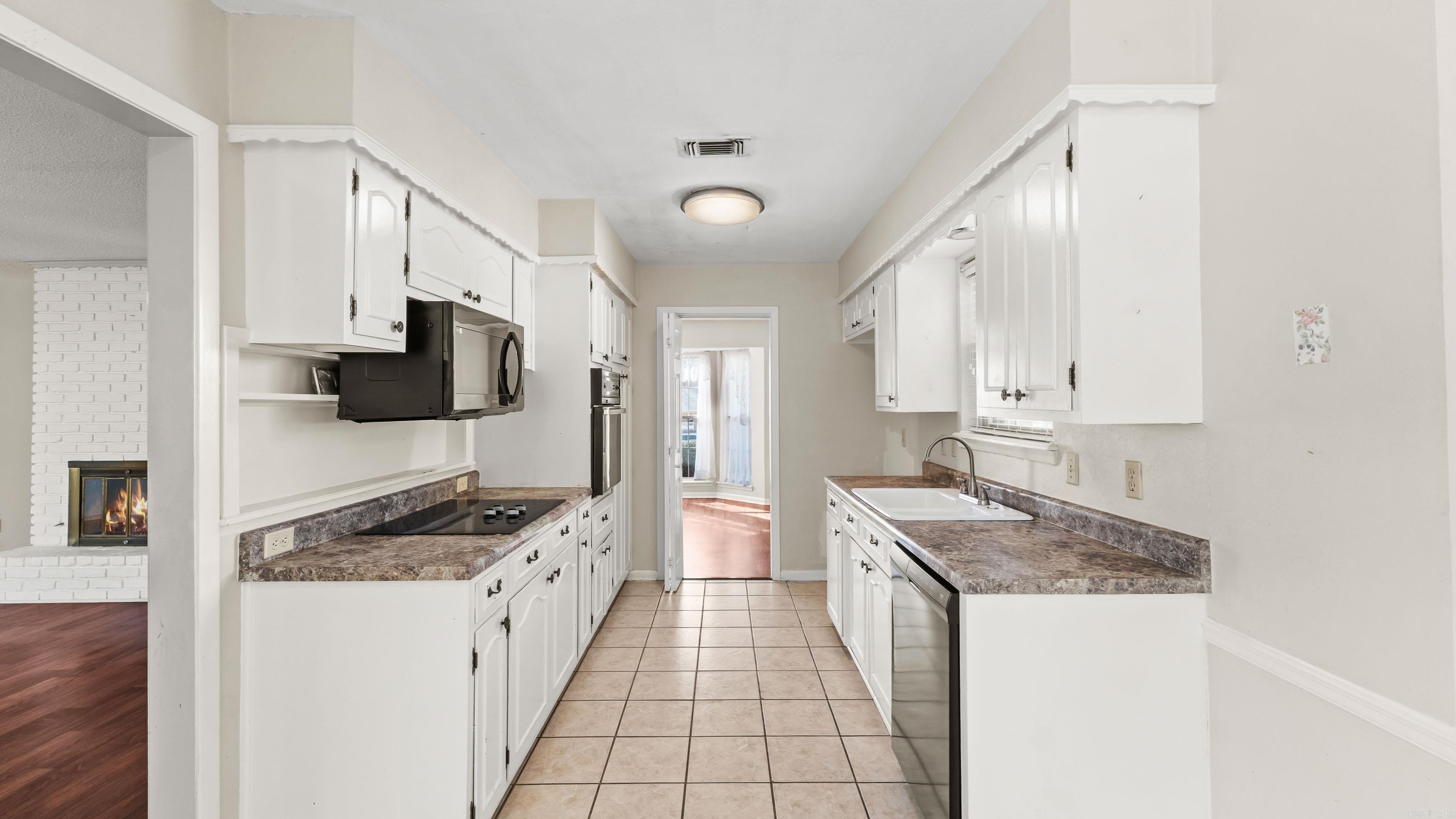 7 Horseshoe Dr.  Wake Village, TX