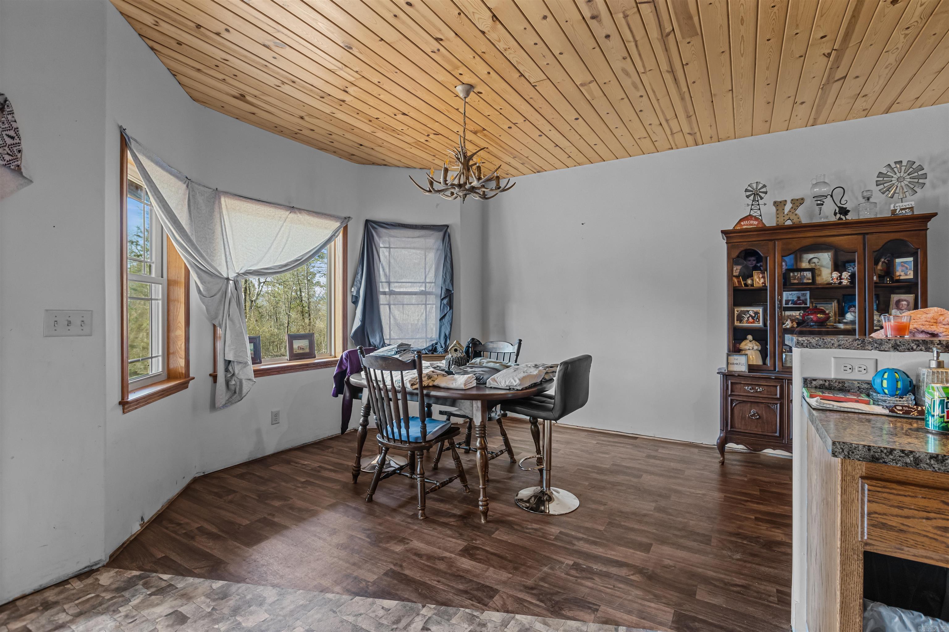 2682 Sheid Road  Norfork, AR