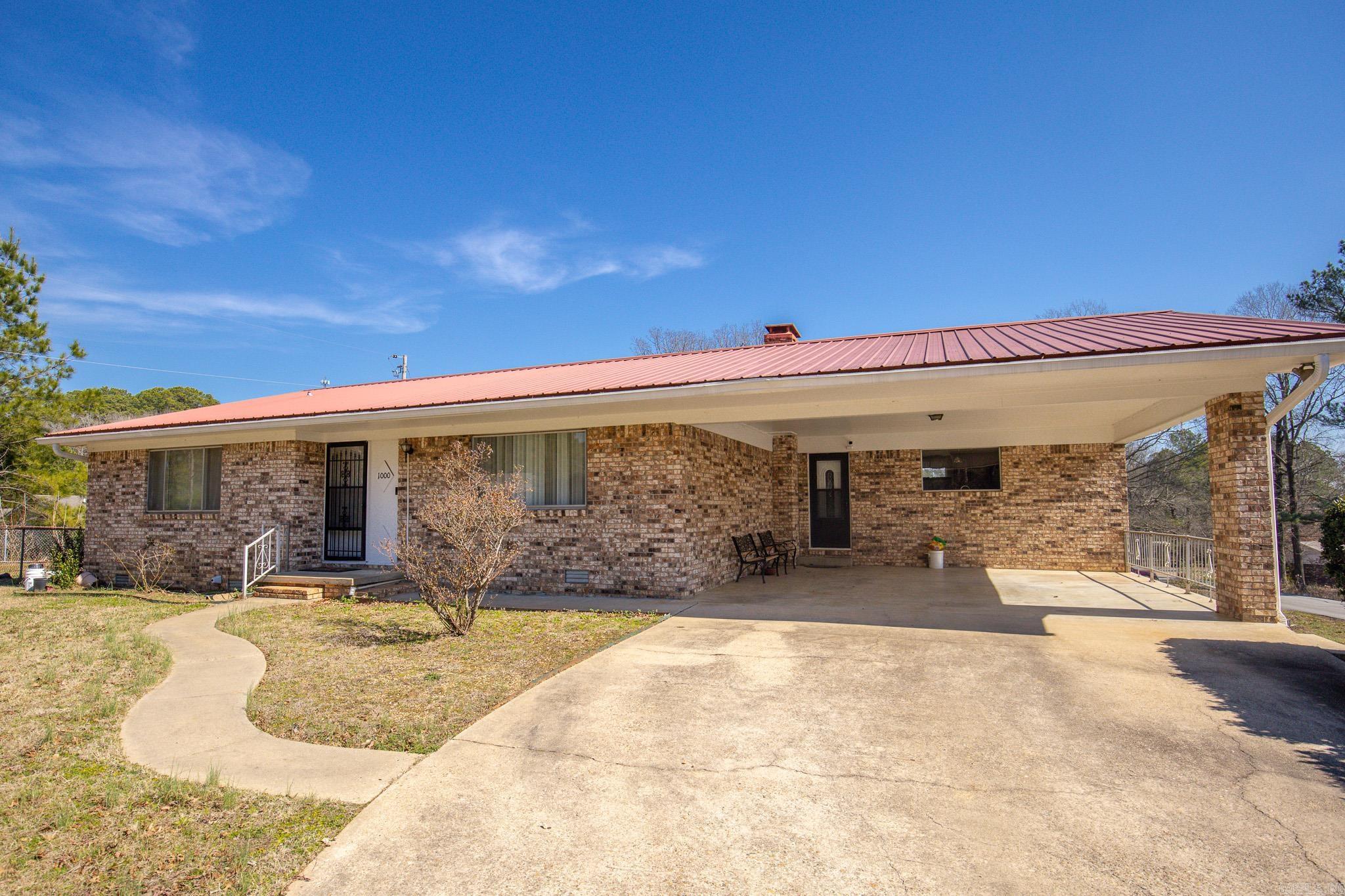 1000 N Arch  Sheridan, AR