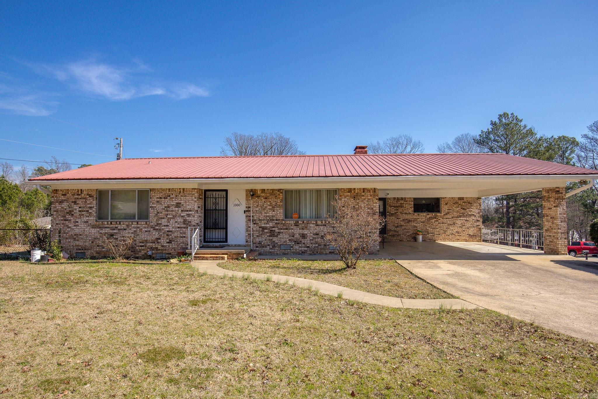 1000 N Arch  Sheridan, AR