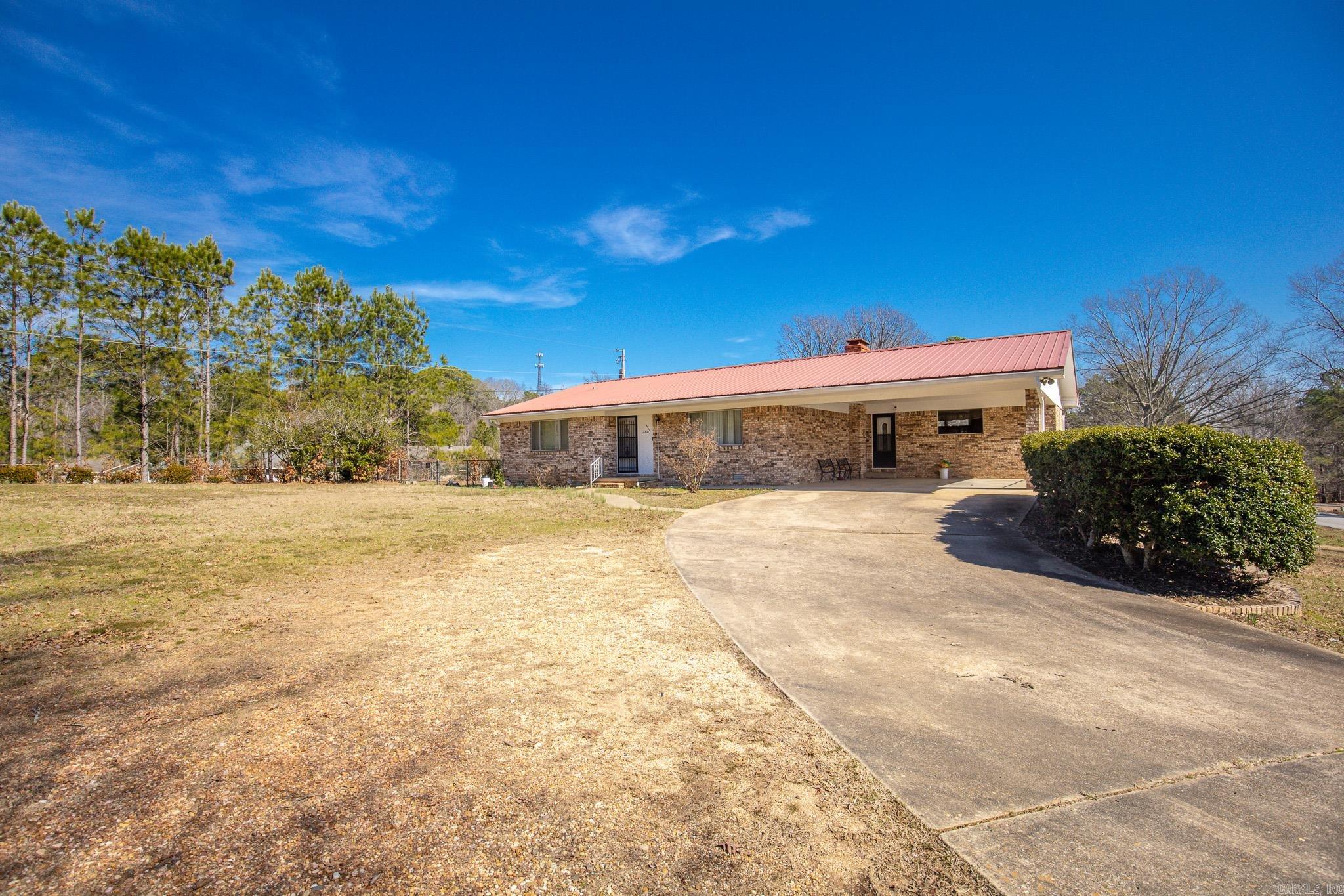 1000 N Arch  Sheridan, AR