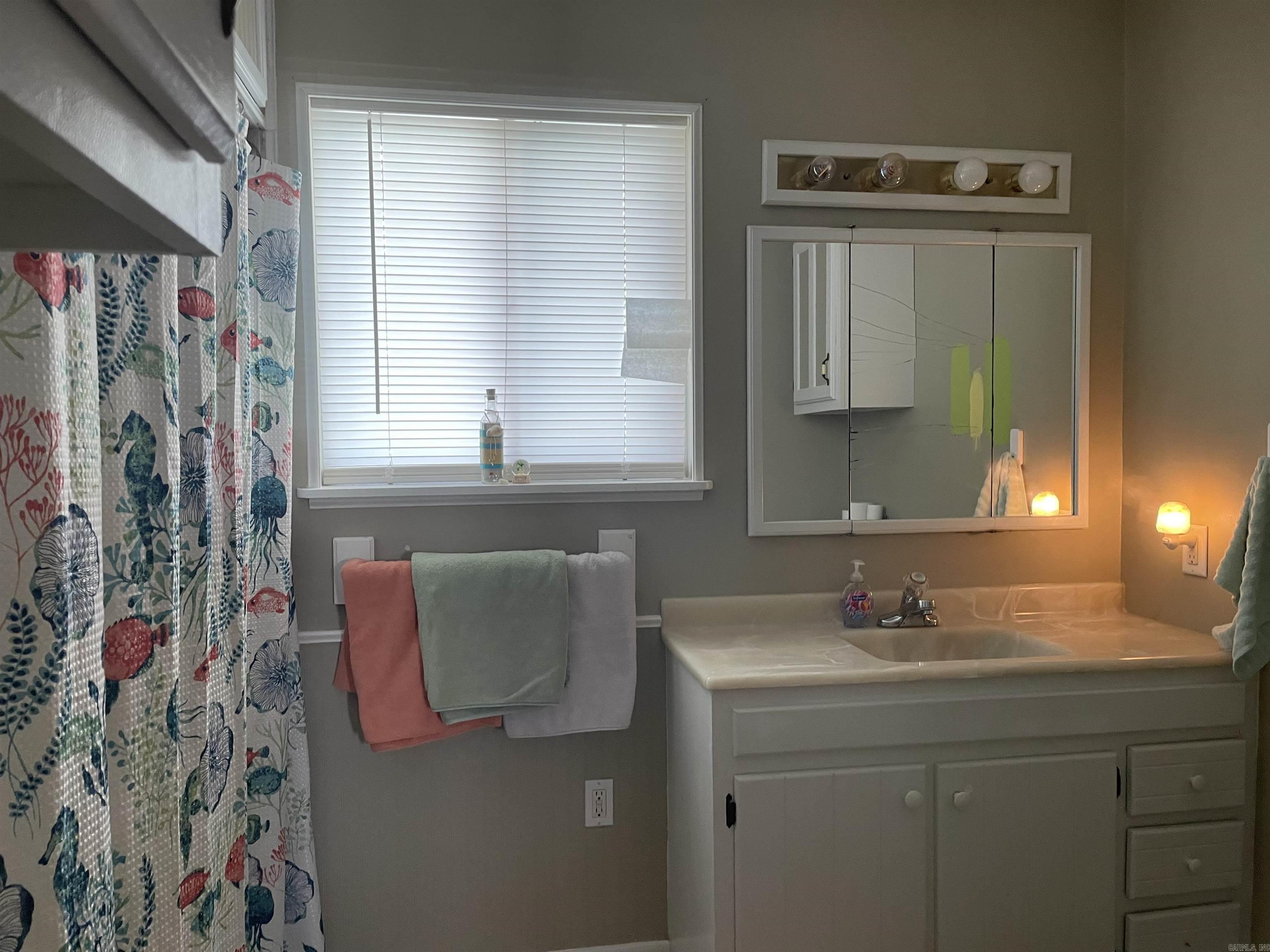 820 Adrian  Benton, AR