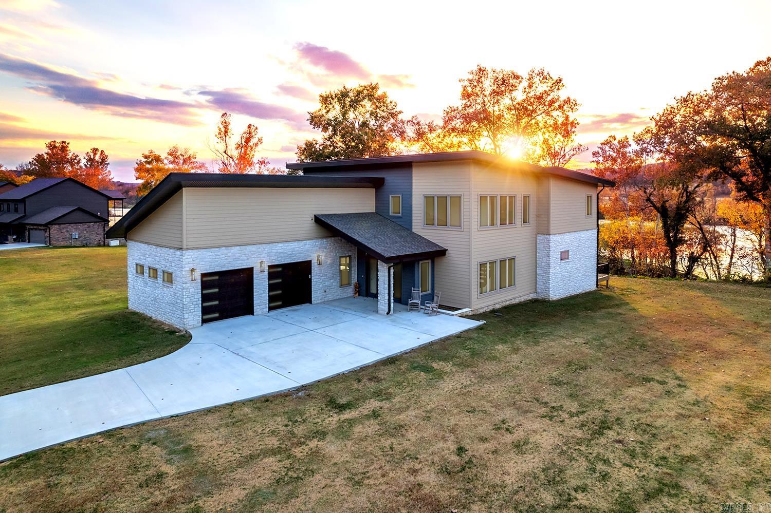 5 Sowbug Circle  Cotter, AR