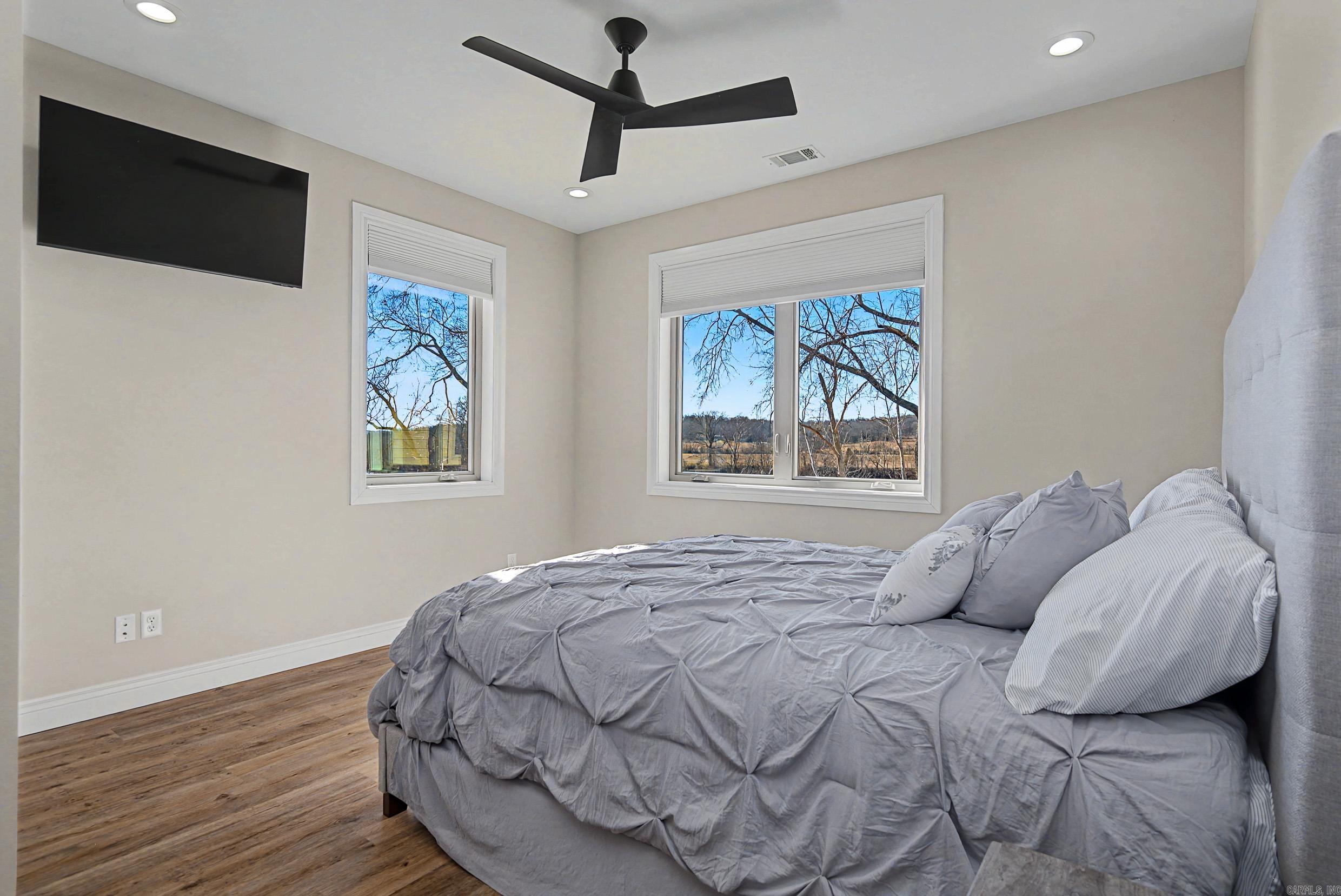 5 Sowbug Circle  Cotter, AR