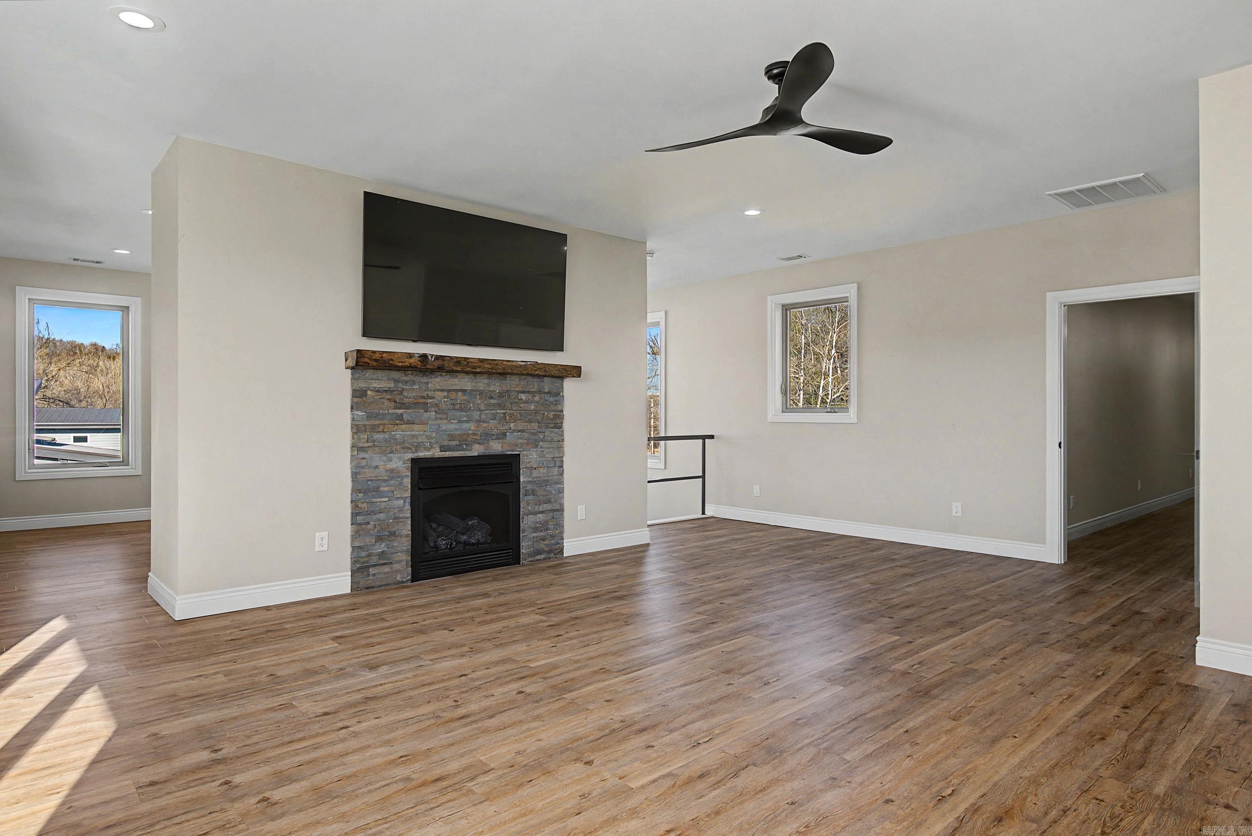 5 Sowbug Circle  Cotter, AR