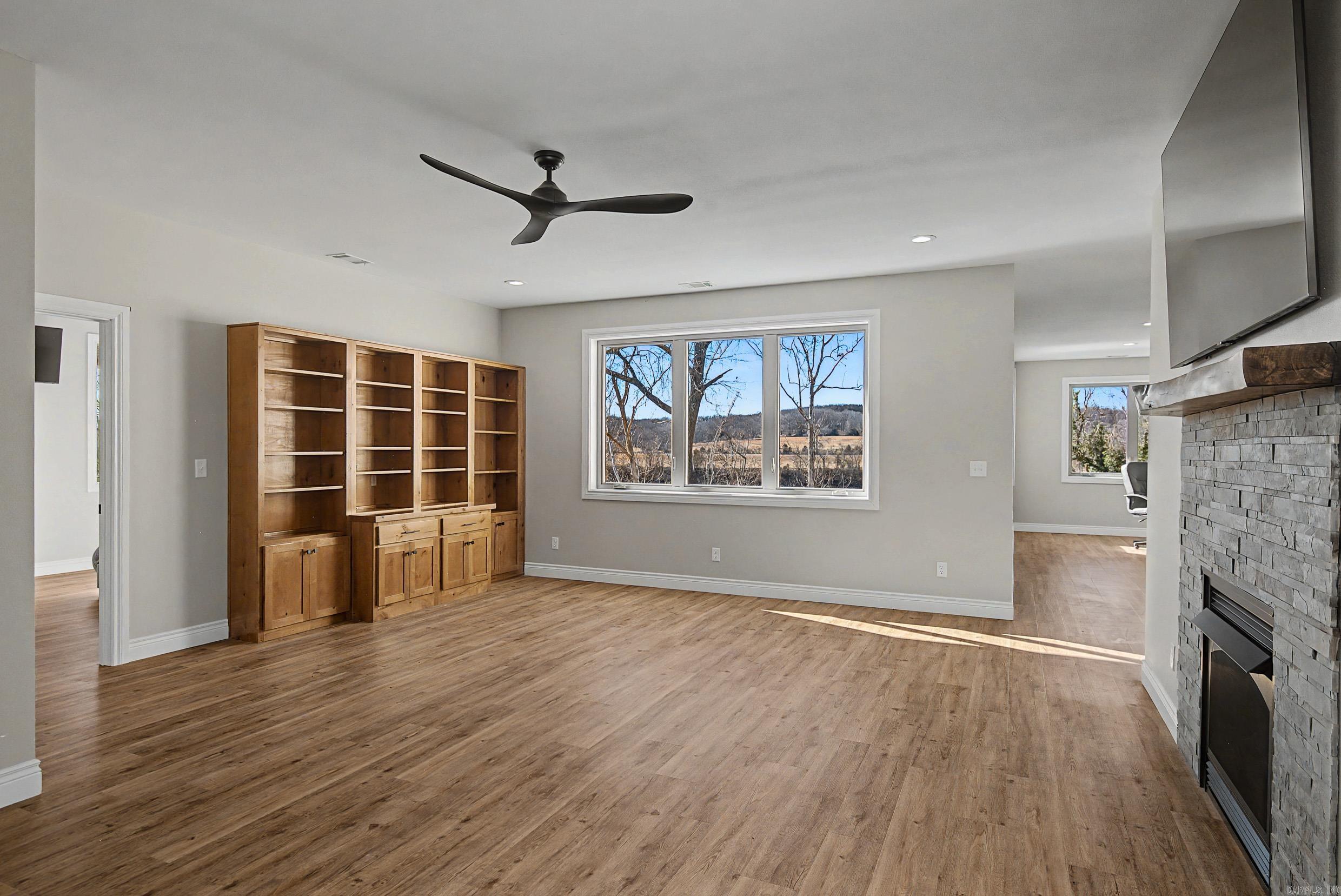 5 Sowbug Circle  Cotter, AR