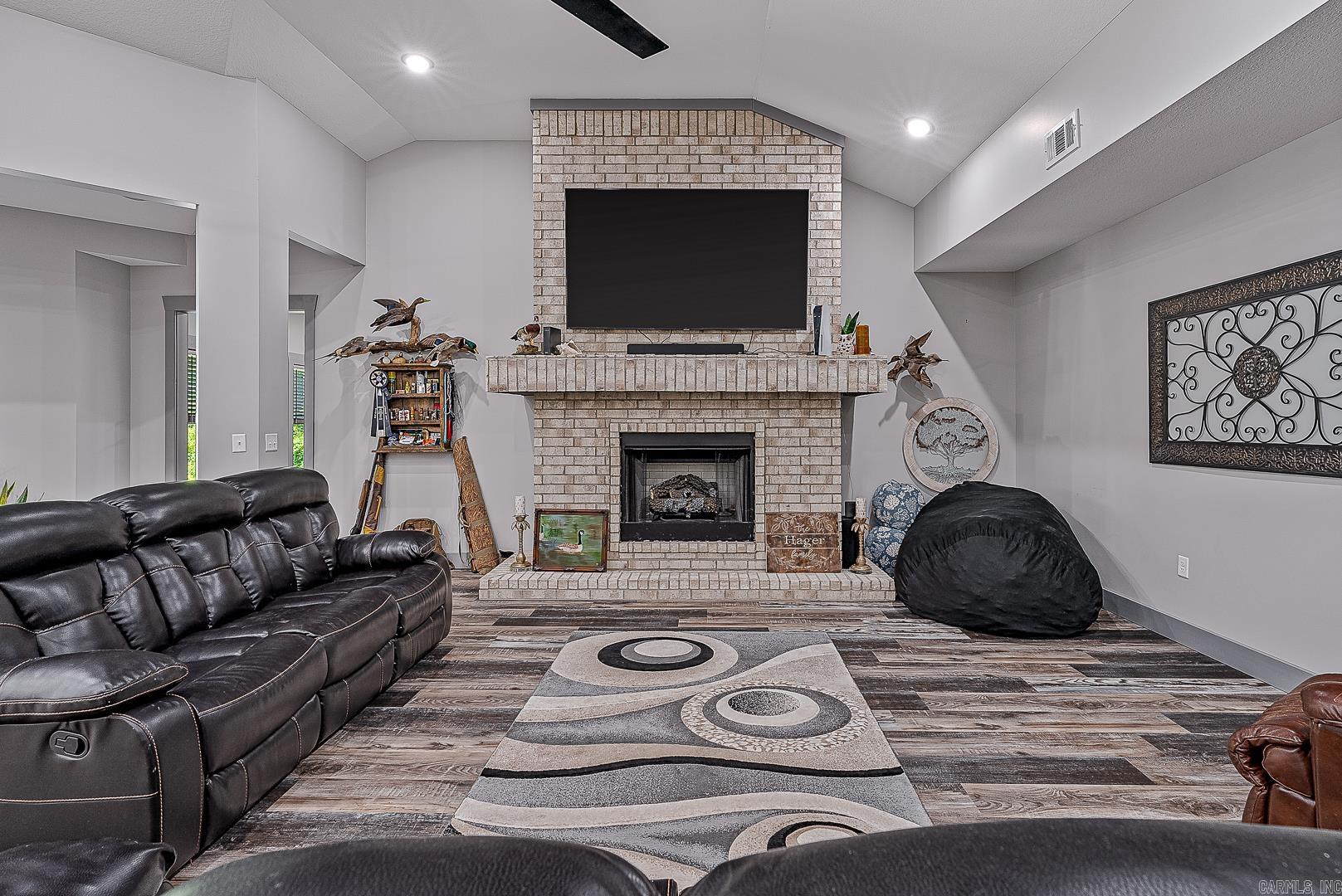 8203 Oak Creek  Harrisburg, AR