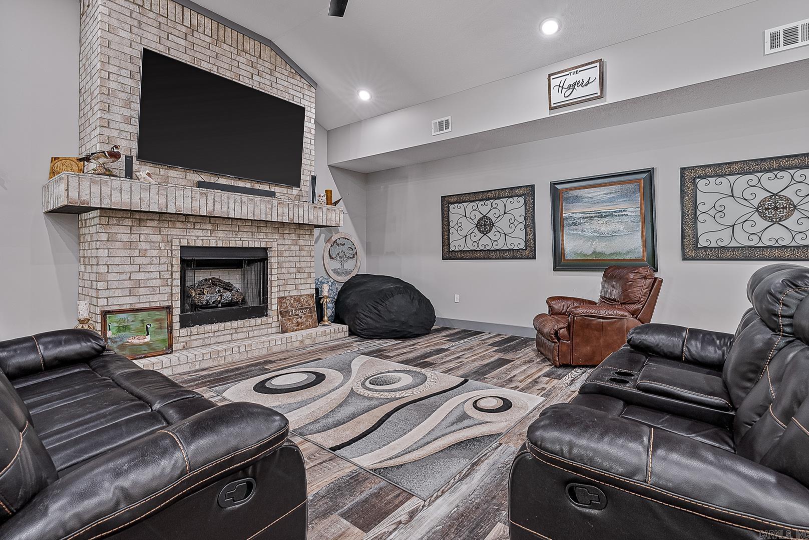 8203 Oak Creek  Harrisburg, AR