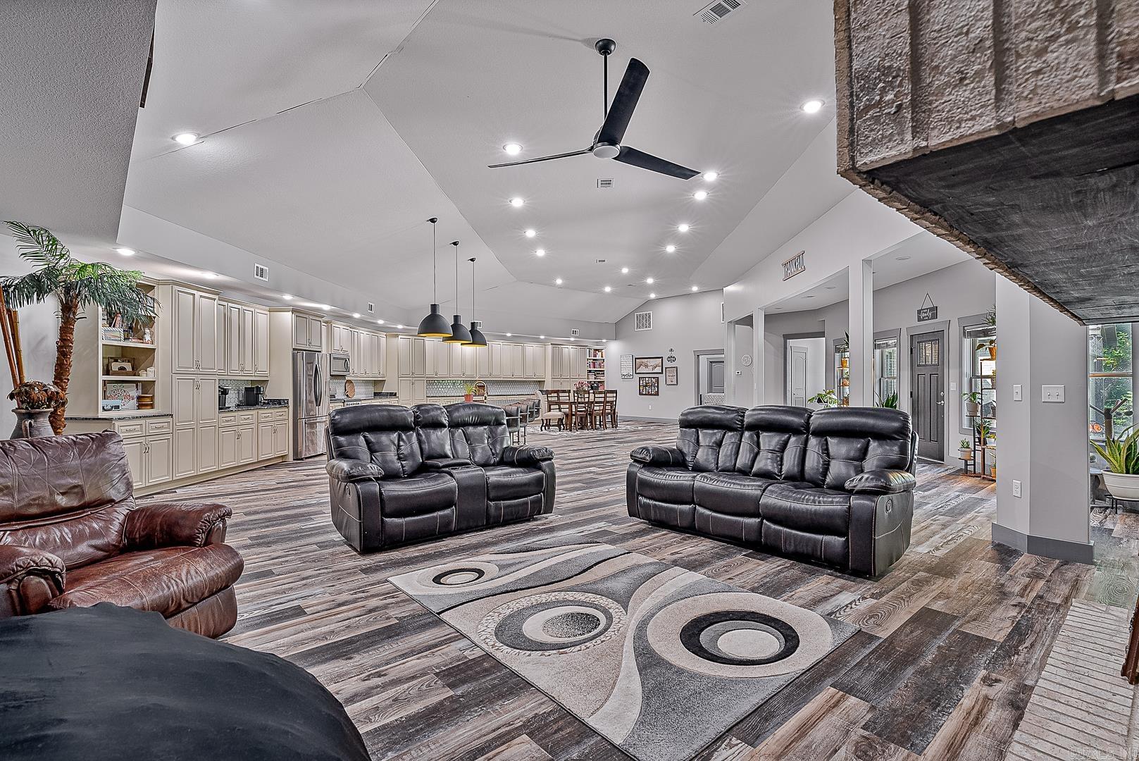 8203 Oak Creek  Harrisburg, AR