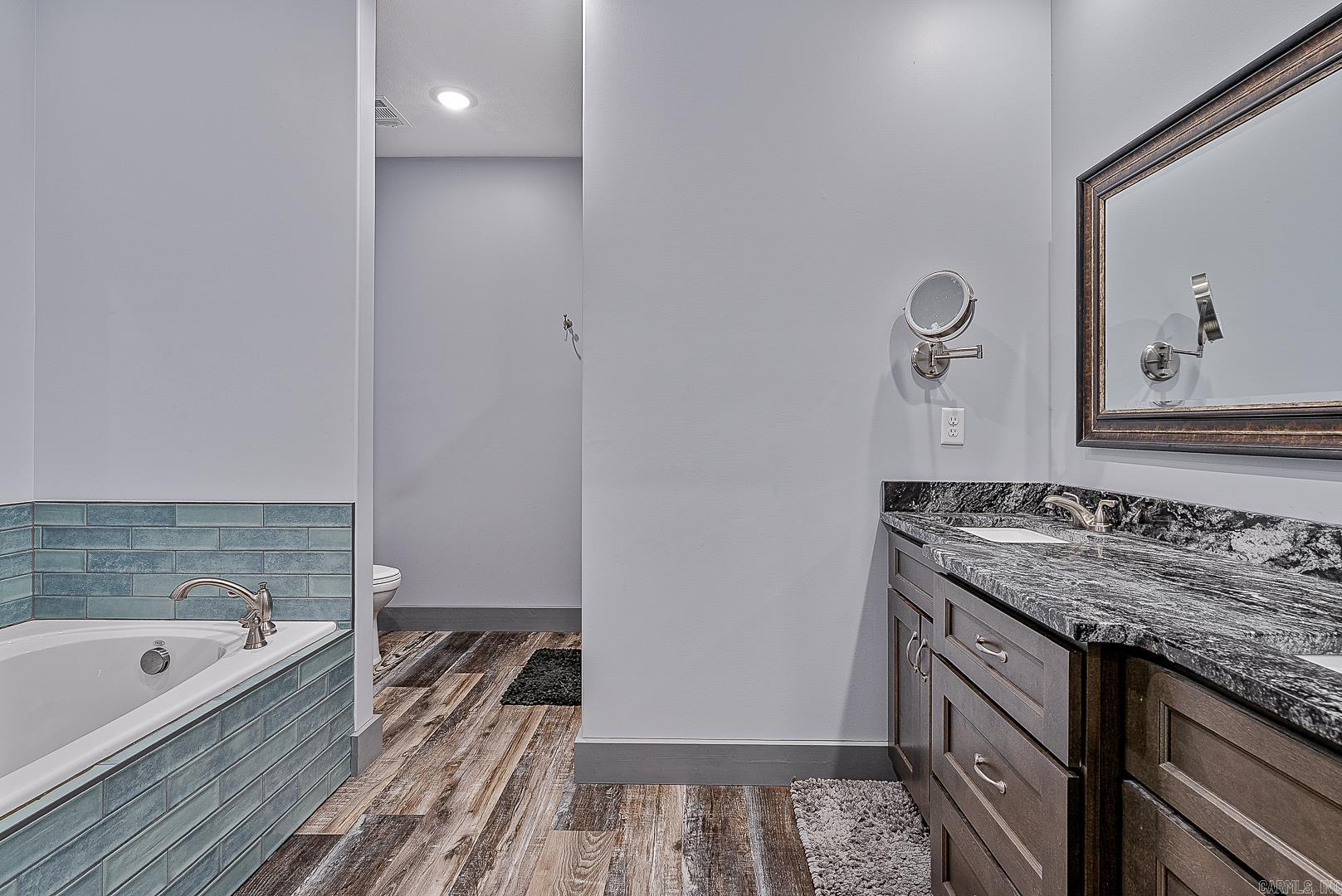 8203 Oak Creek  Harrisburg, AR