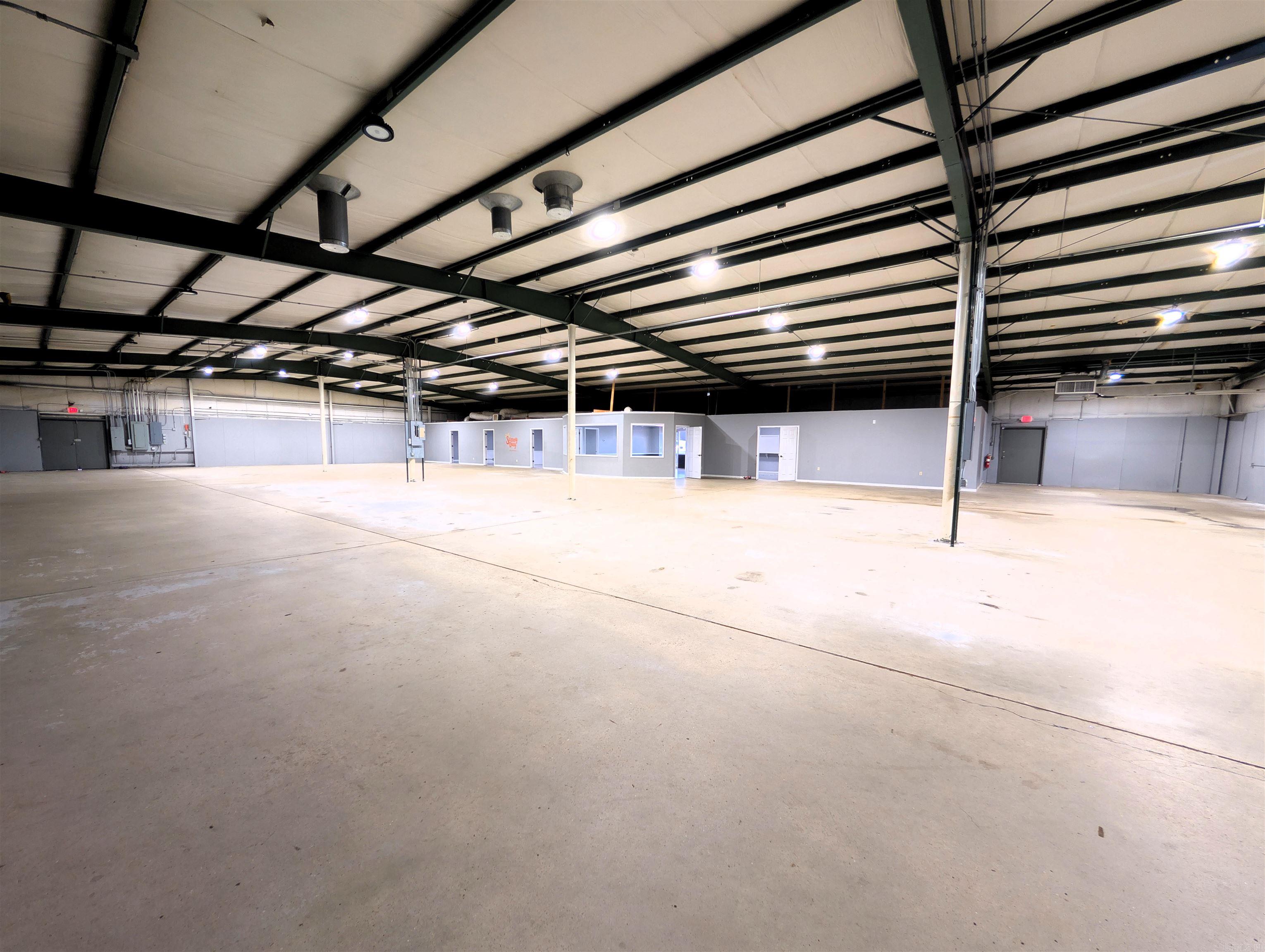 608 E Booth  Searcy, AR